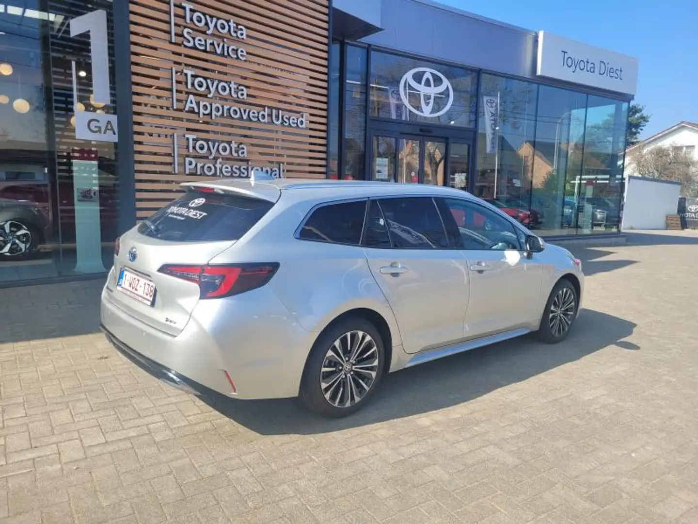 Toyota Corolla Touring Sport Style + Tech pac Gris - 2