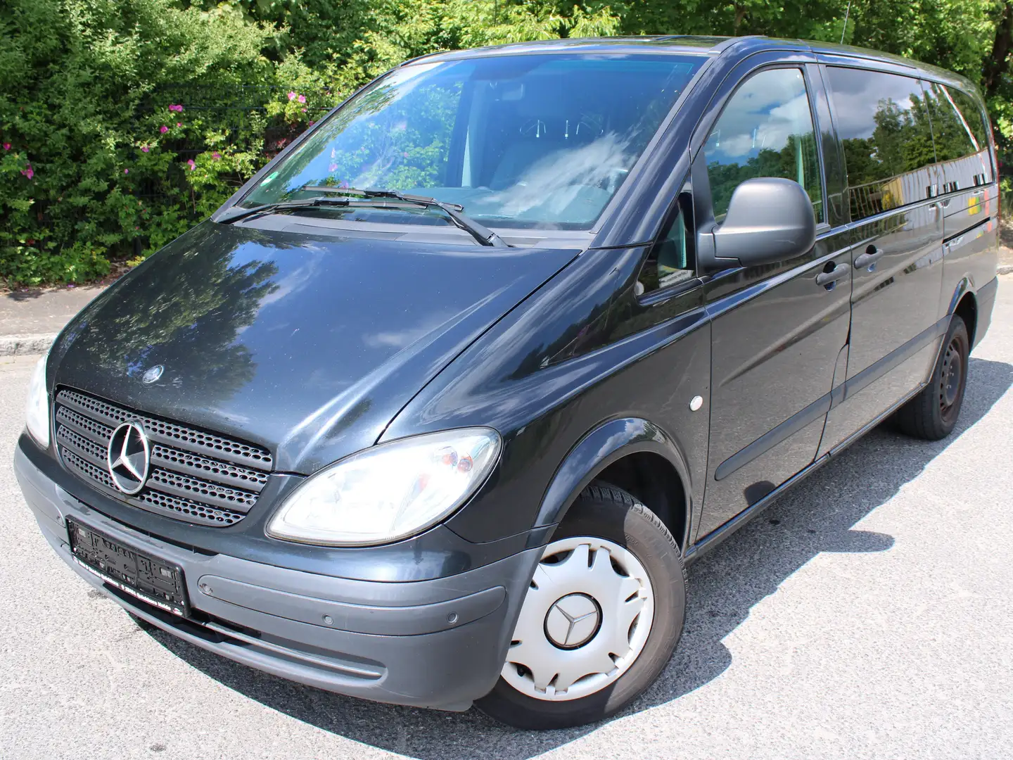 Mercedes-Benz Vito 120 CDI lang V6 1.HD Automatik+Sitzhz+Klima+AHK Schwarz - 1