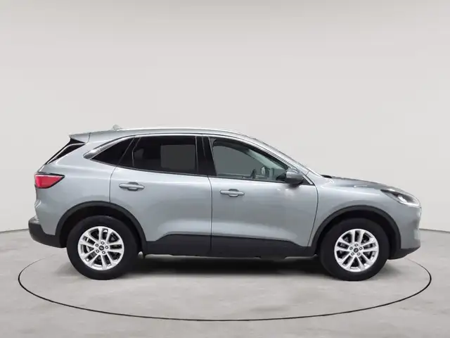 Ford Kuga view 3