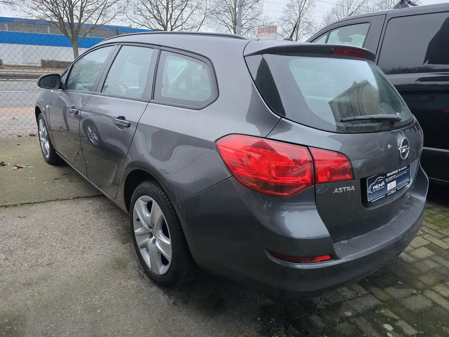 Opel Astra J Sports Tourer;TÜV NEU;inkl-Garantie;AHK+ Gris - 2