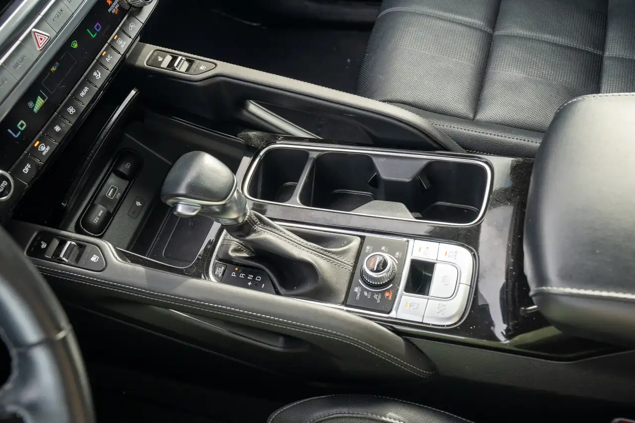 Kia Telluride снимка Kia Telluride