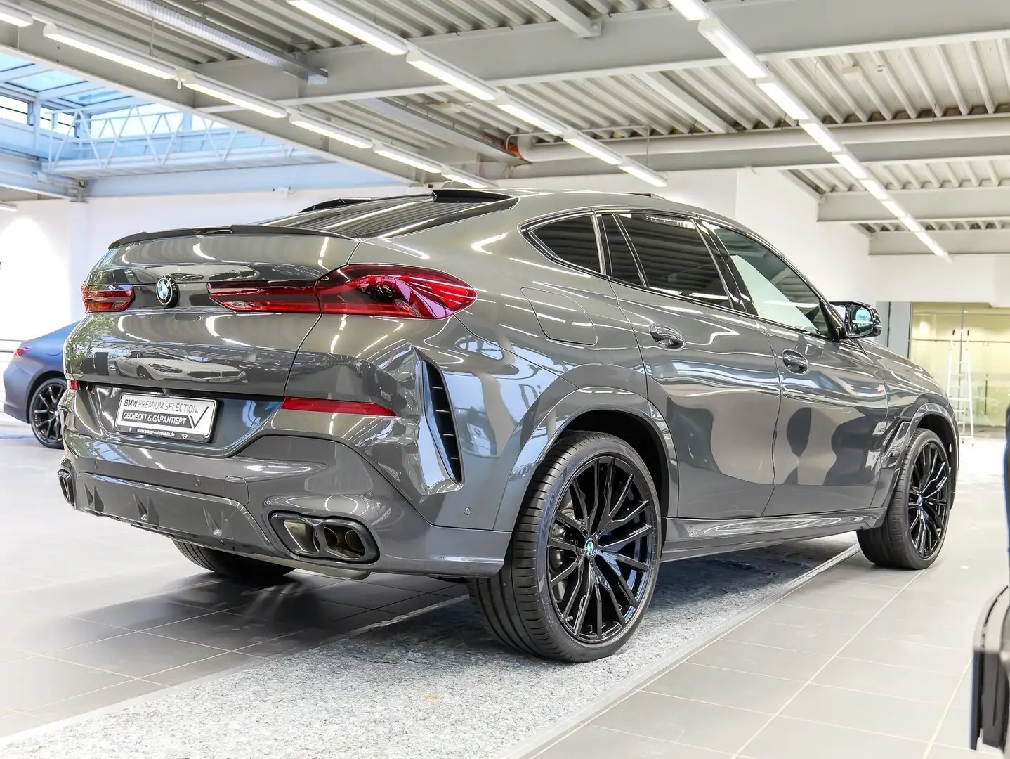 BMW X6 M60i xDrive M Sport PANO ACC RFK NAVI LED LM Grau - 2