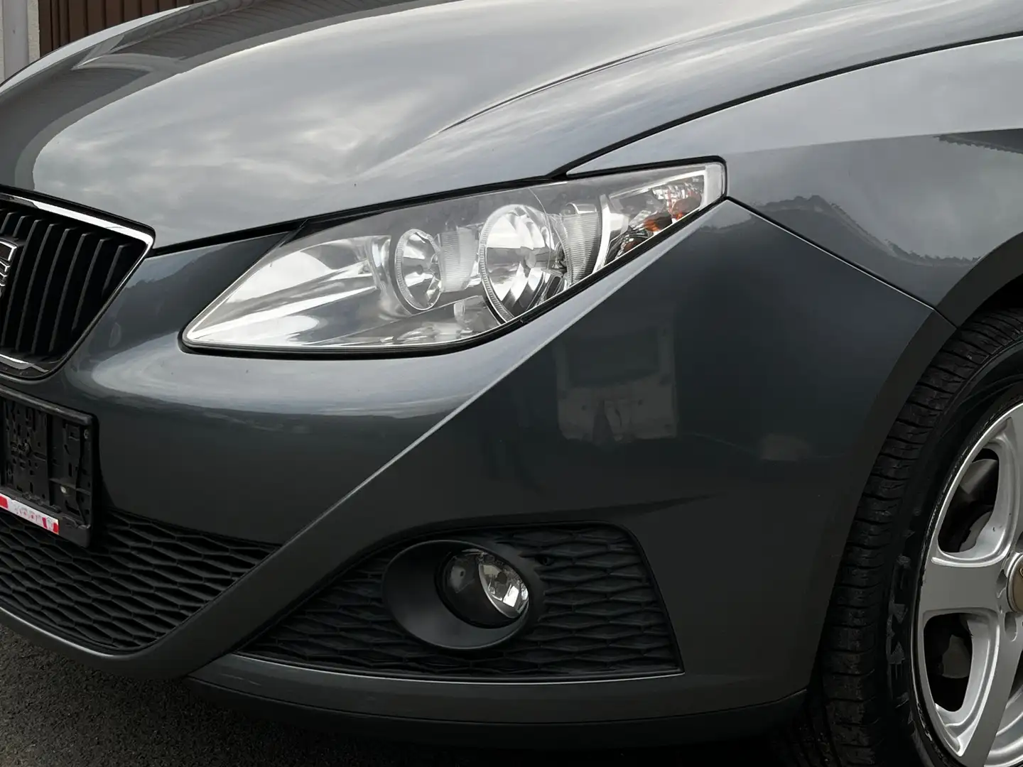 SEAT Ibiza Copa SC 1.2 12V Copa KLIMA TEMPOMAT 8FACH WENIG KM Grigio - 2