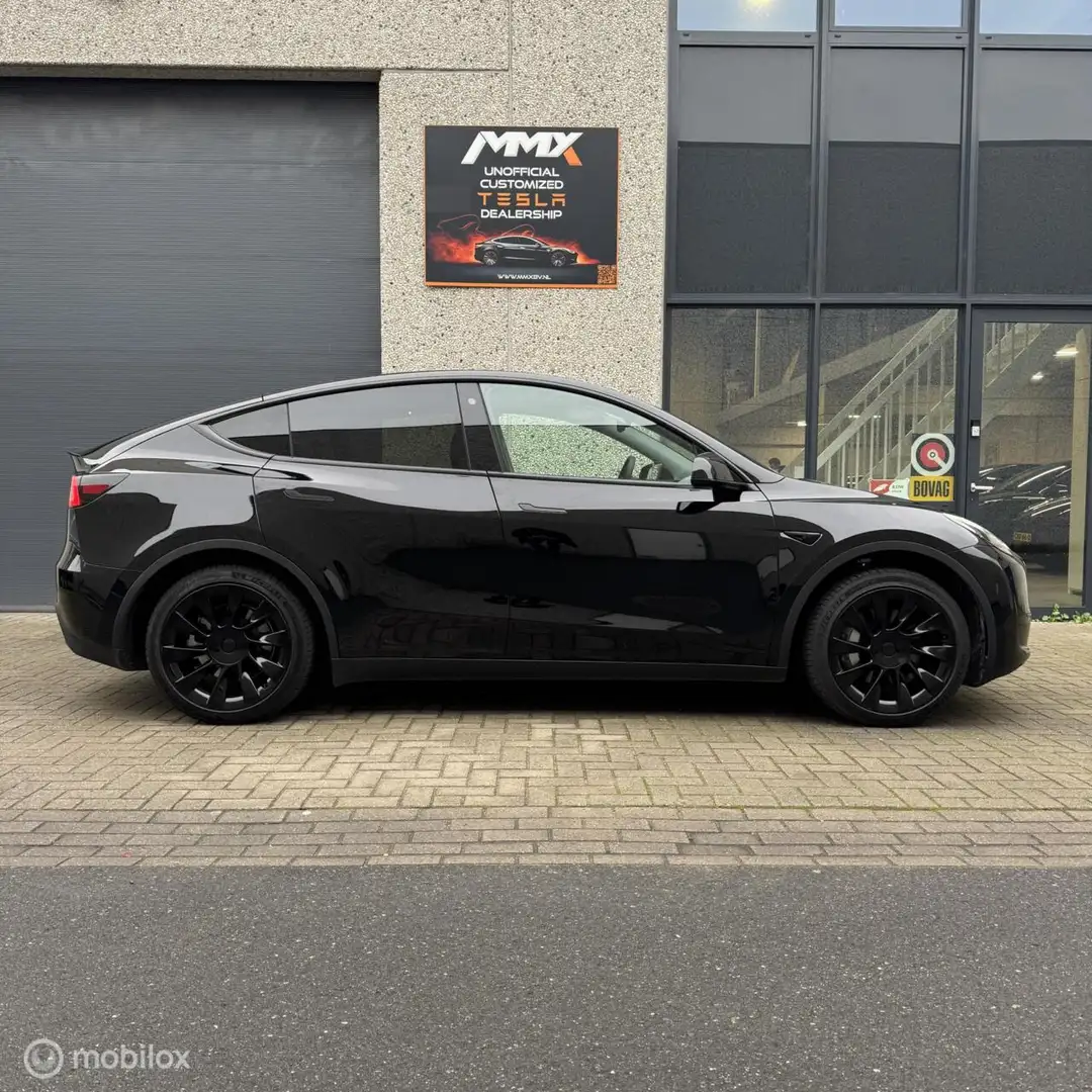 Tesla Model Y RWD + MMX PACK Noir - 2