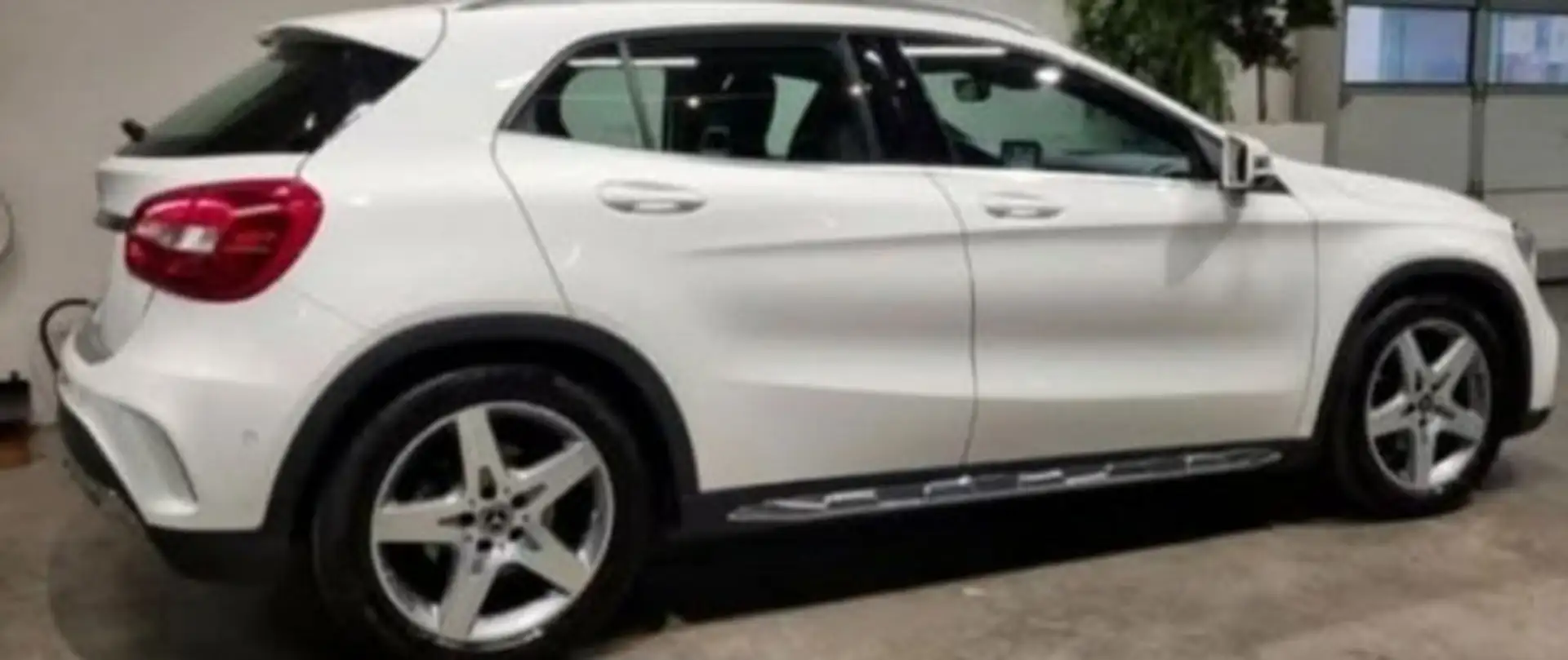 Mercedes-Benz GLA 200 GLA-X156 2017 d Premium auto Bianco - 2