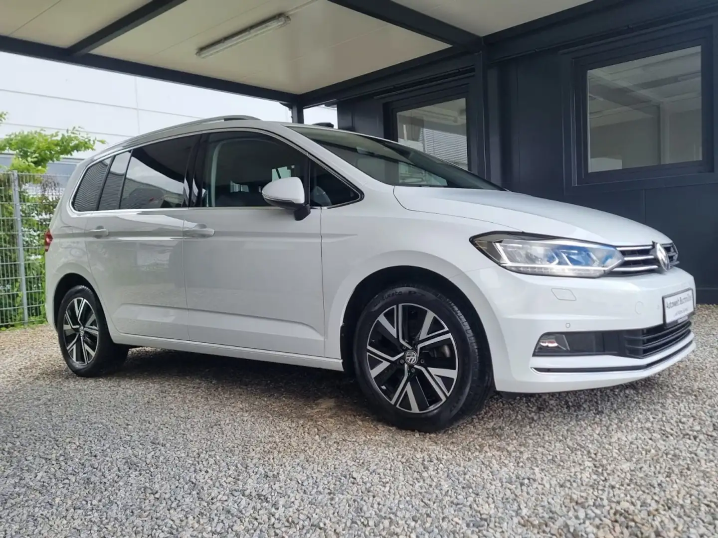 Volkswagen Touran 1.5 TSI DSG,7-SITZER,T-LEDER,ACC,LED,DAB+ Klima Weiß - 2