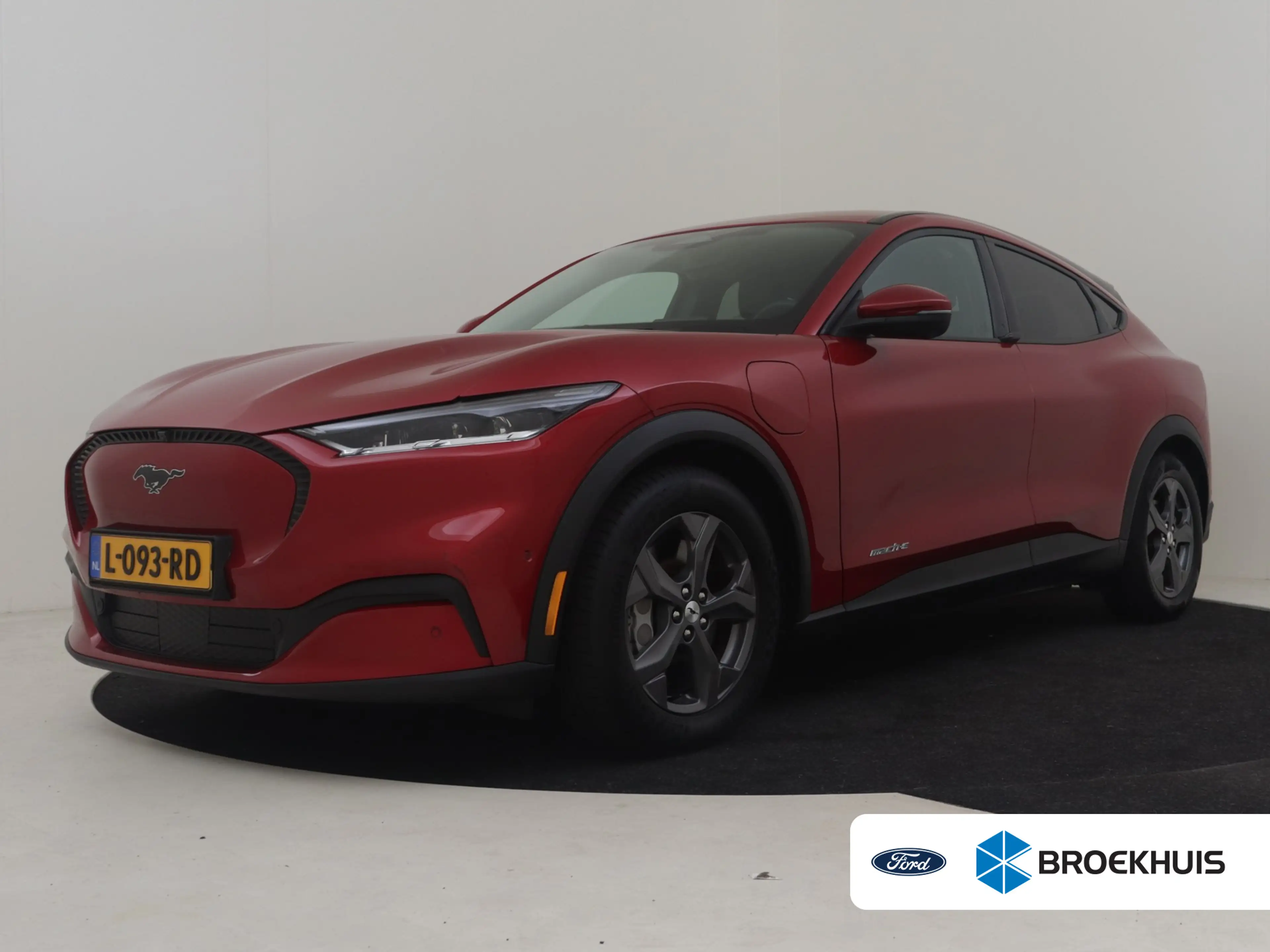 Ford Mustang Mach-E RWD 75 kWh l 1e Eigenaar l Leder l B&O Sound l SOH