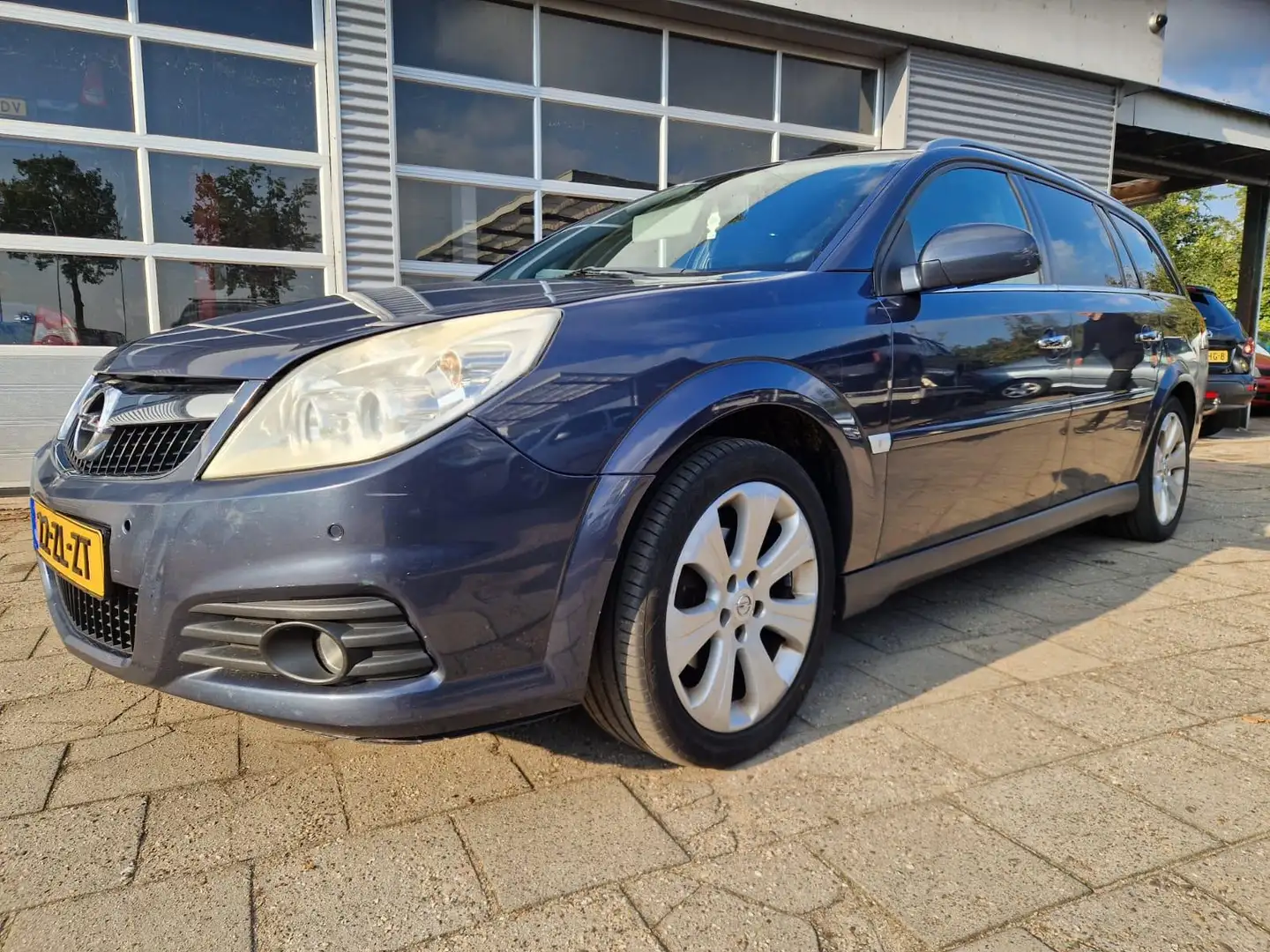 Opel Vectra Wagon 1.8-16V Executive ( EXPORT) Grijs - 1