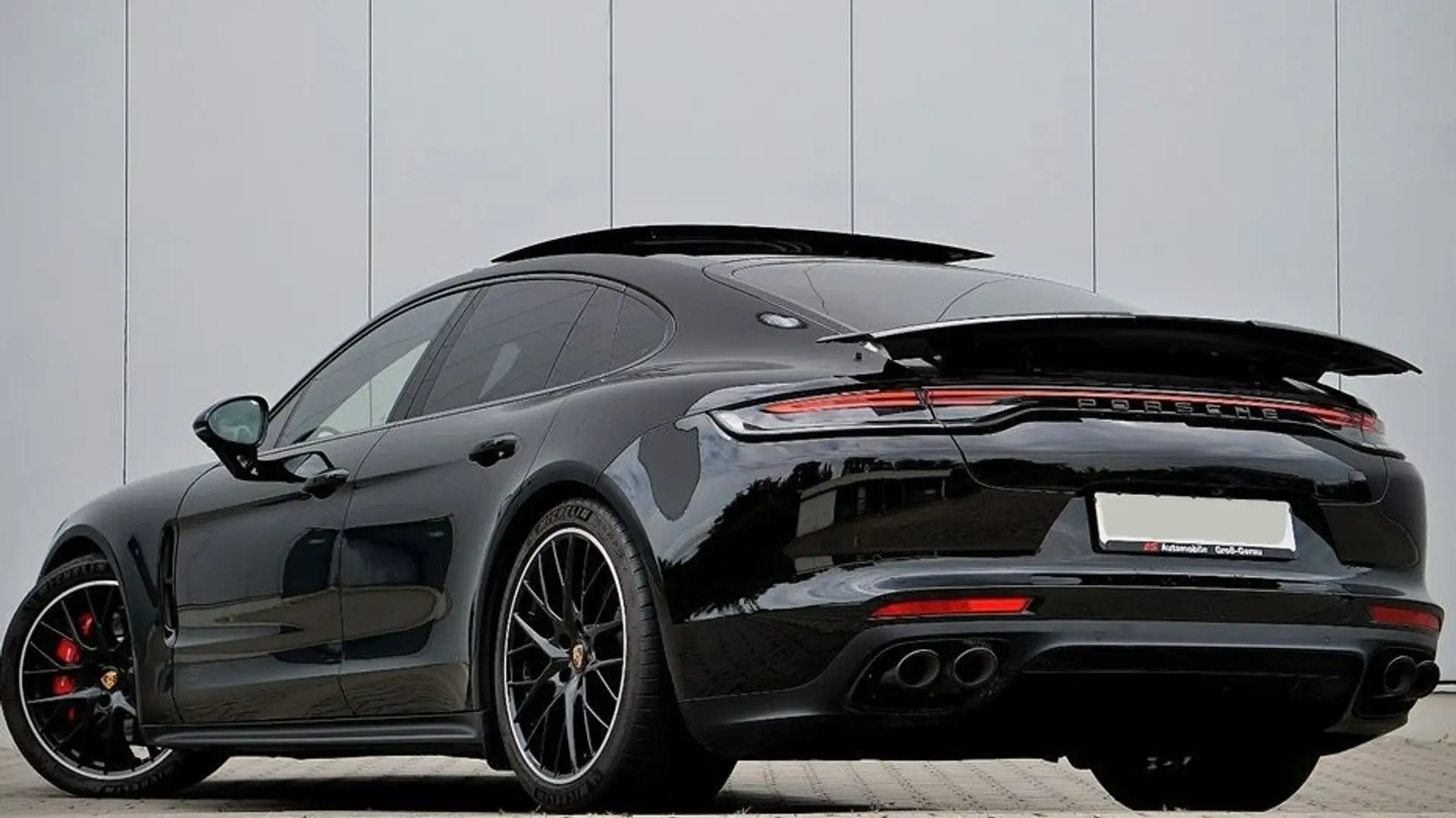 Porsche Panamera GTS Aut. Noir - 1