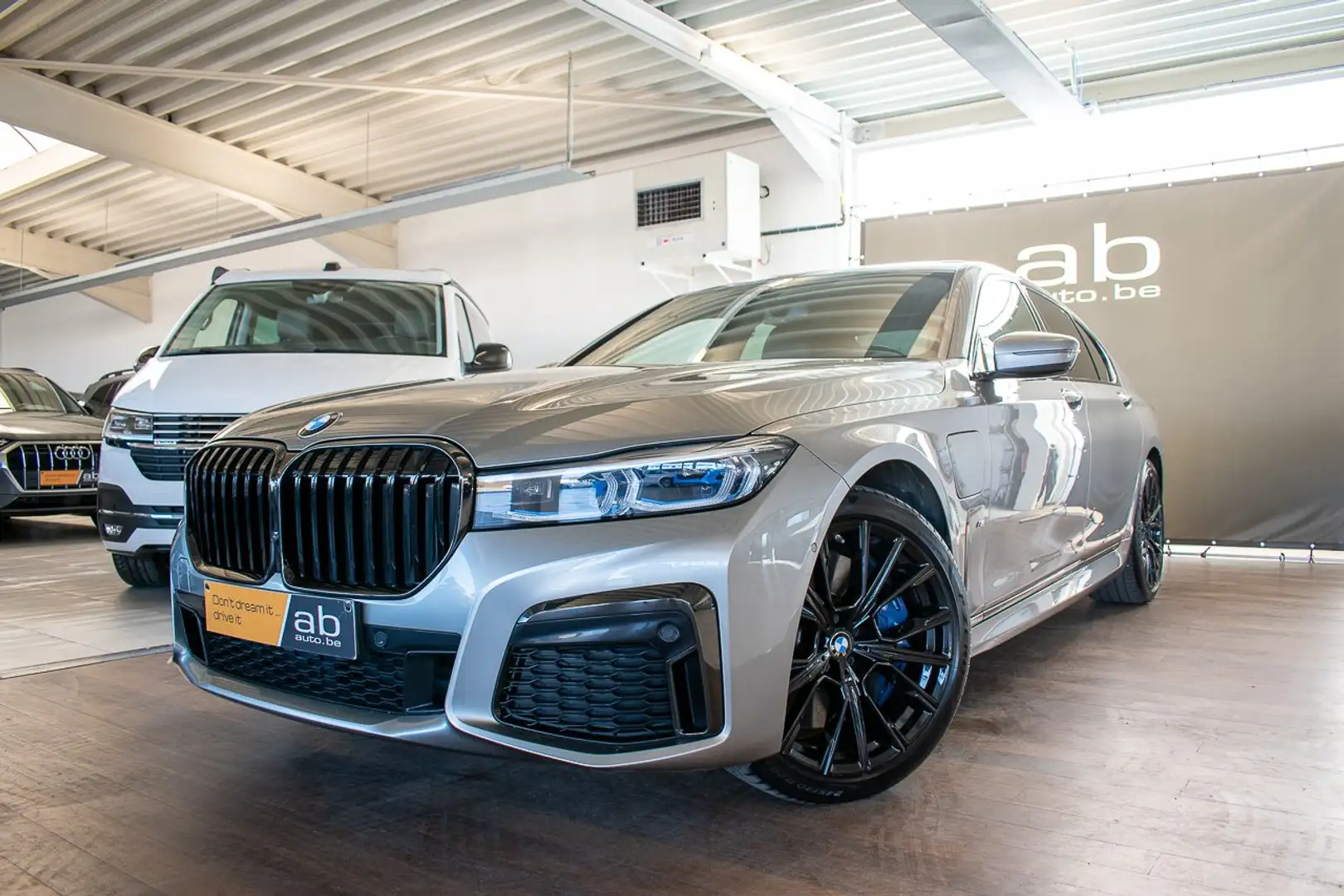 BMW 745 E *M-SPORT*, LASER, APPLE/ANDROID, HARMAN/KARDON Gris - 1