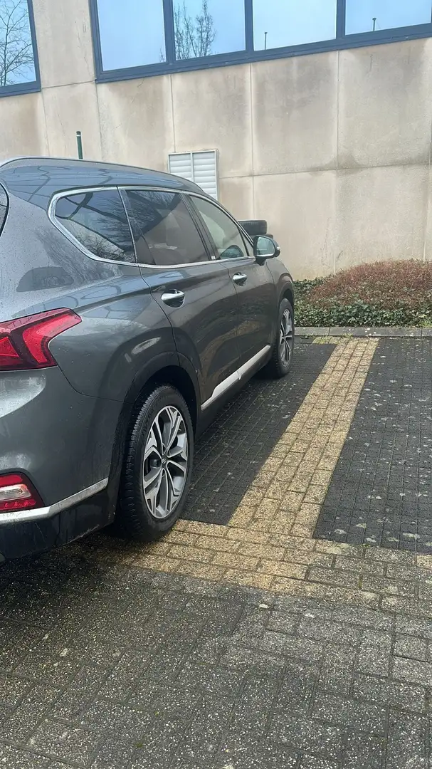 Hyundai Grand Santa Fe 2.2 CRDi Executive Gris - 2