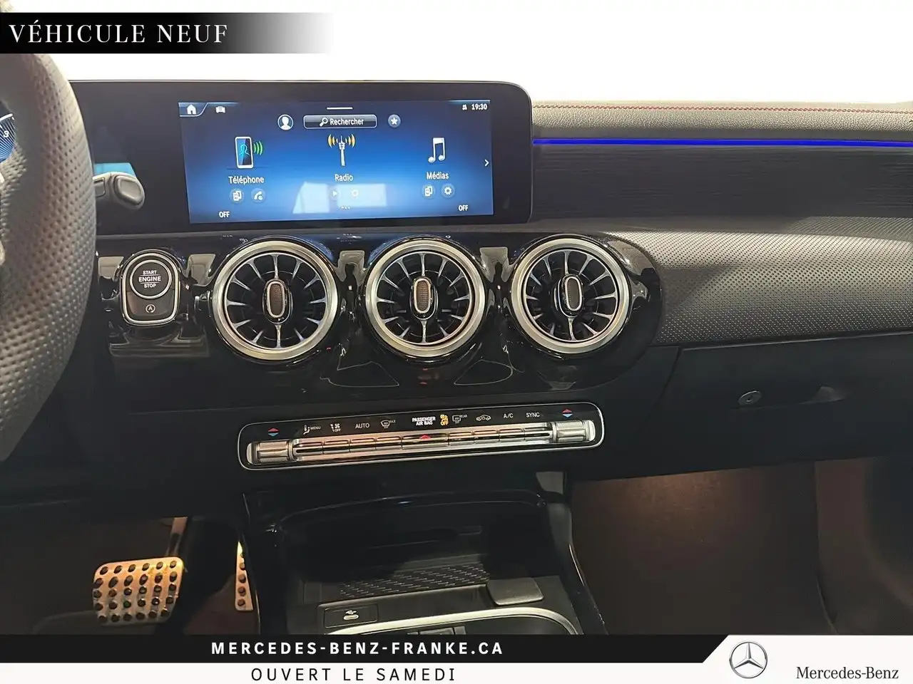 Mercedes-Benz CLA снимка Mercedes-Benz CLA
