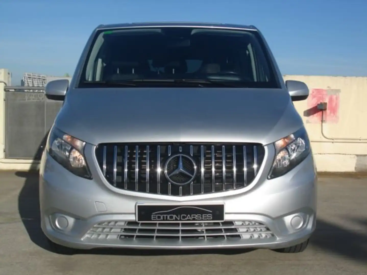 Mercedes-Benz Vito 111 TOURER Plateado - 2