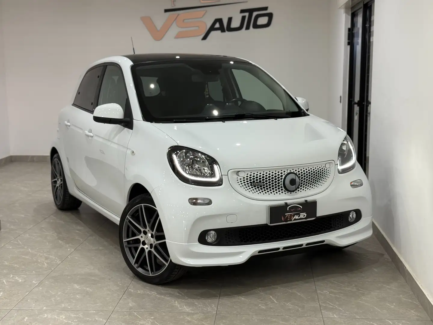 smart forFour Forfour 0.9 t Brabus 109cv twinamic Alb - 1