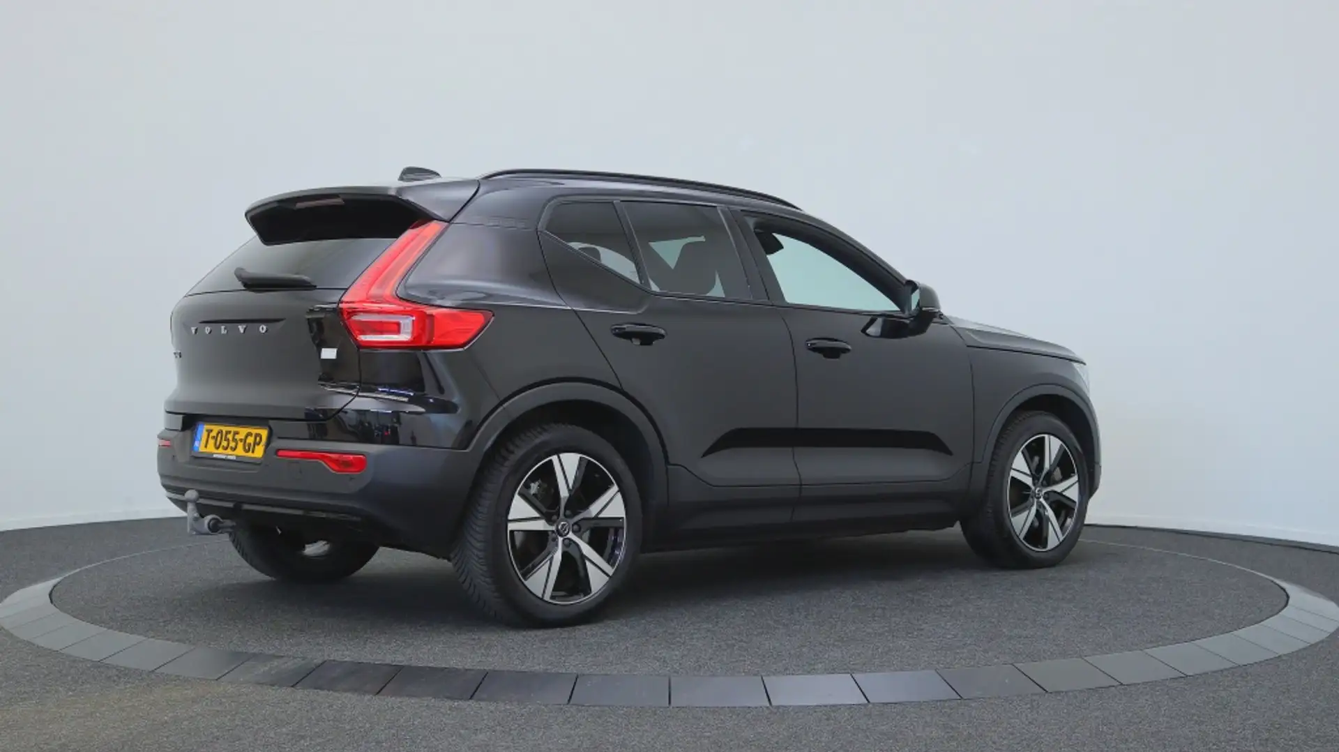 Volvo XC40 Recharge Plus 70 kWh | Trekhaak | Private Lease 56 Schwarz - 2