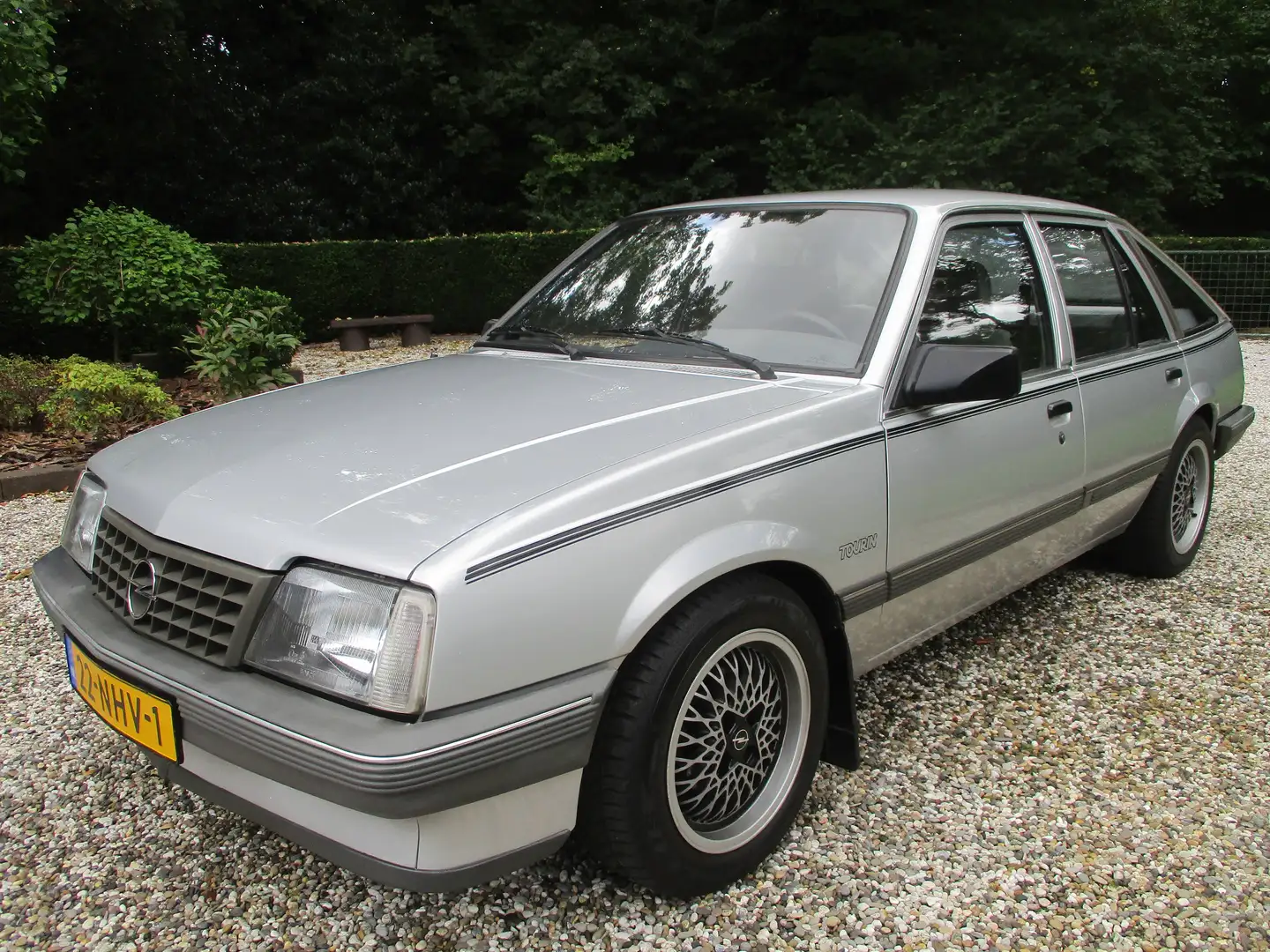 Opel Ascona 1.6 automatic Schwarz - 1