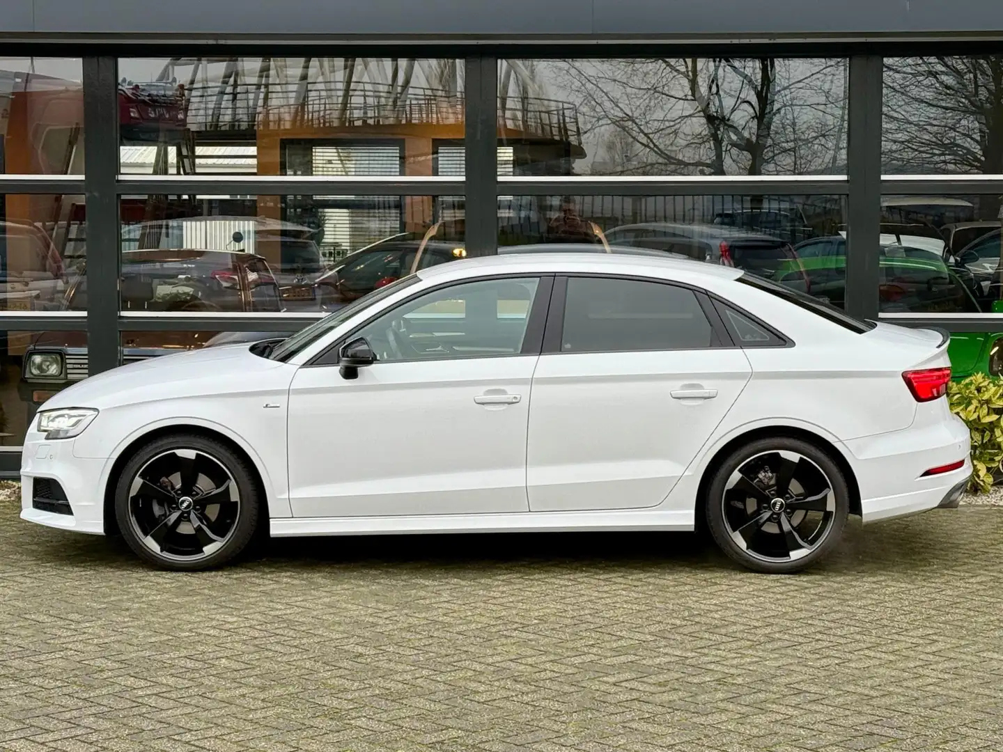 Audi A3 Limousine 30 TFSI S-Line Automaat Facelift LED NAP Blanc - 2