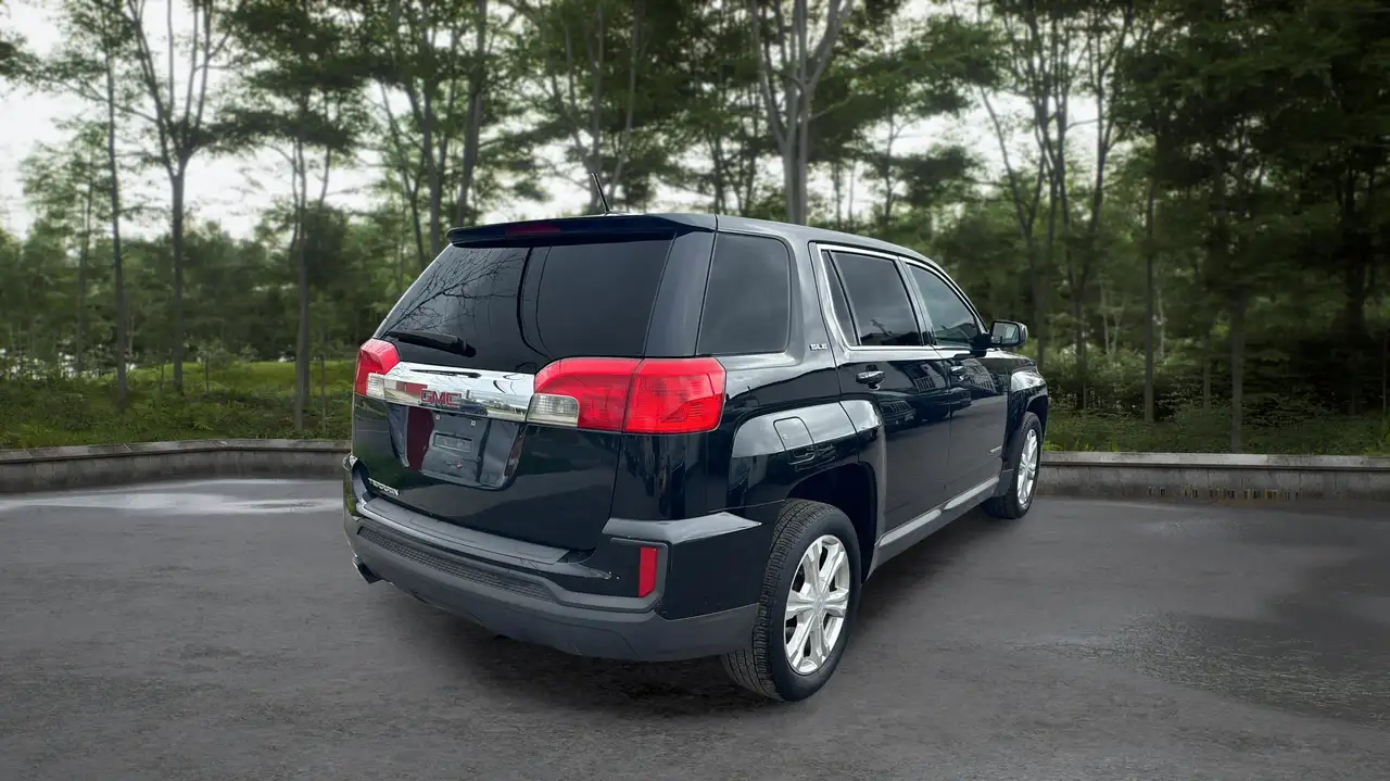 GMC Terrain photo GMC Terrain
