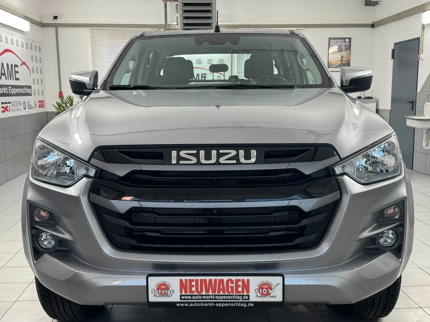 Isuzu D-Max Double Cab 4WD 6 A/T LS *BT|DAB|PDC|ACC* Gris - 2