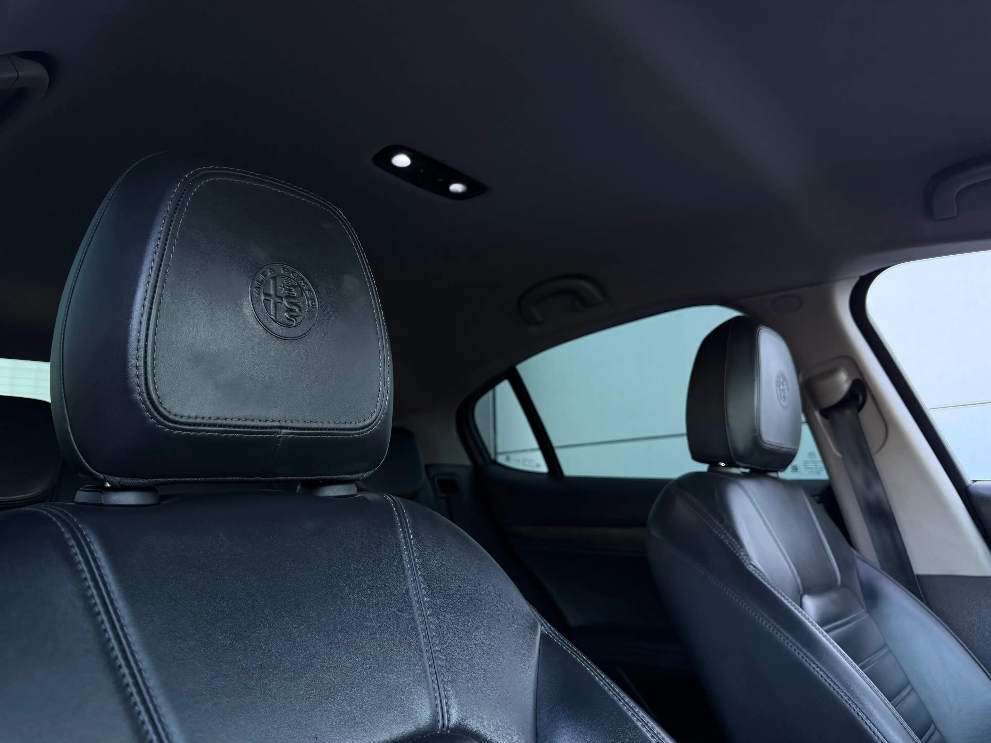 Alfa Romeo Stelvio First Edition Q4 / 2. Hand / Gepflegt / 8 Fach / AHK — photo 15
