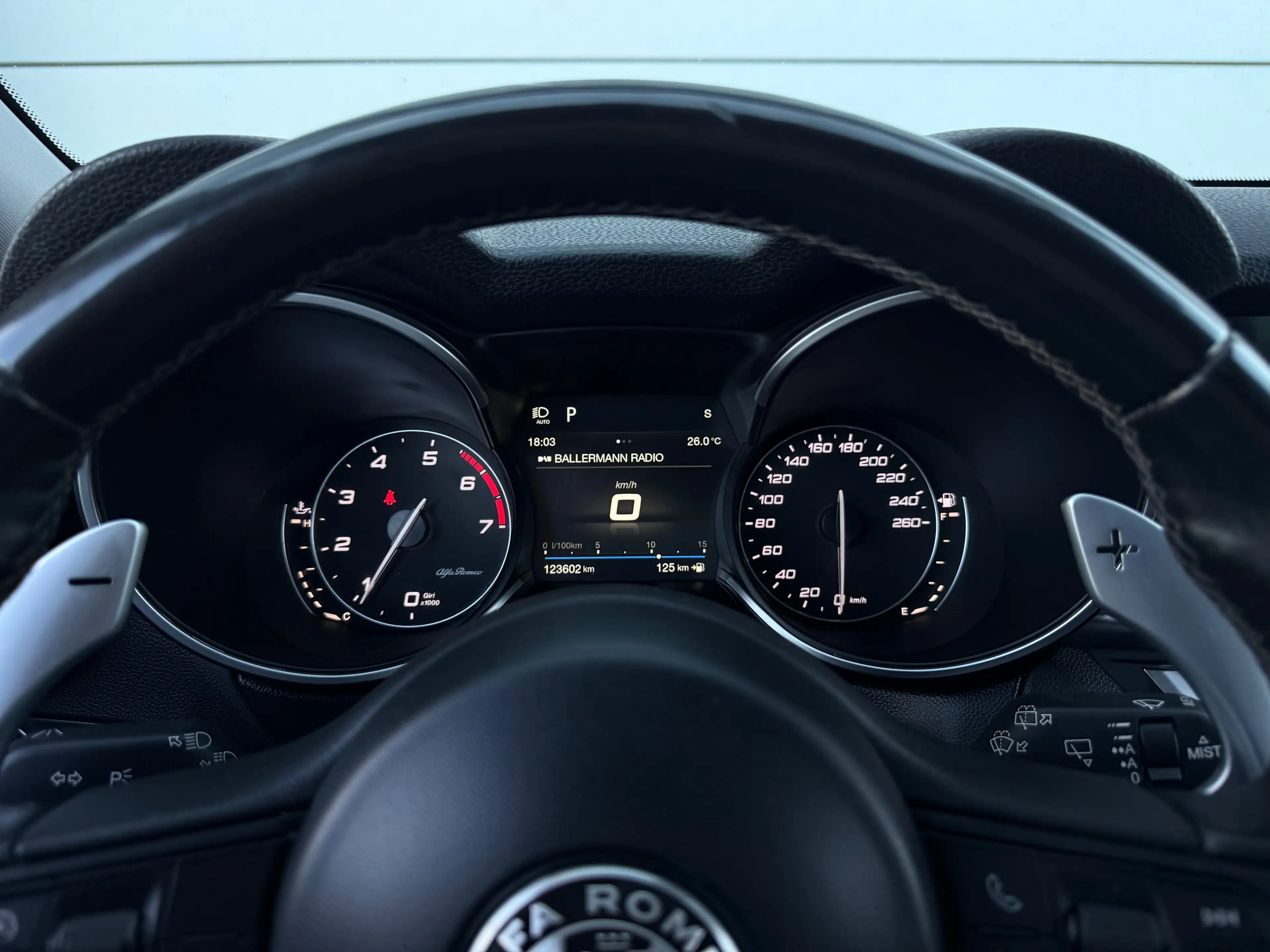 Alfa Romeo Stelvio First Edition Q4 / 2. Hand / Gepflegt / 8 Fach / AHK — photo 13