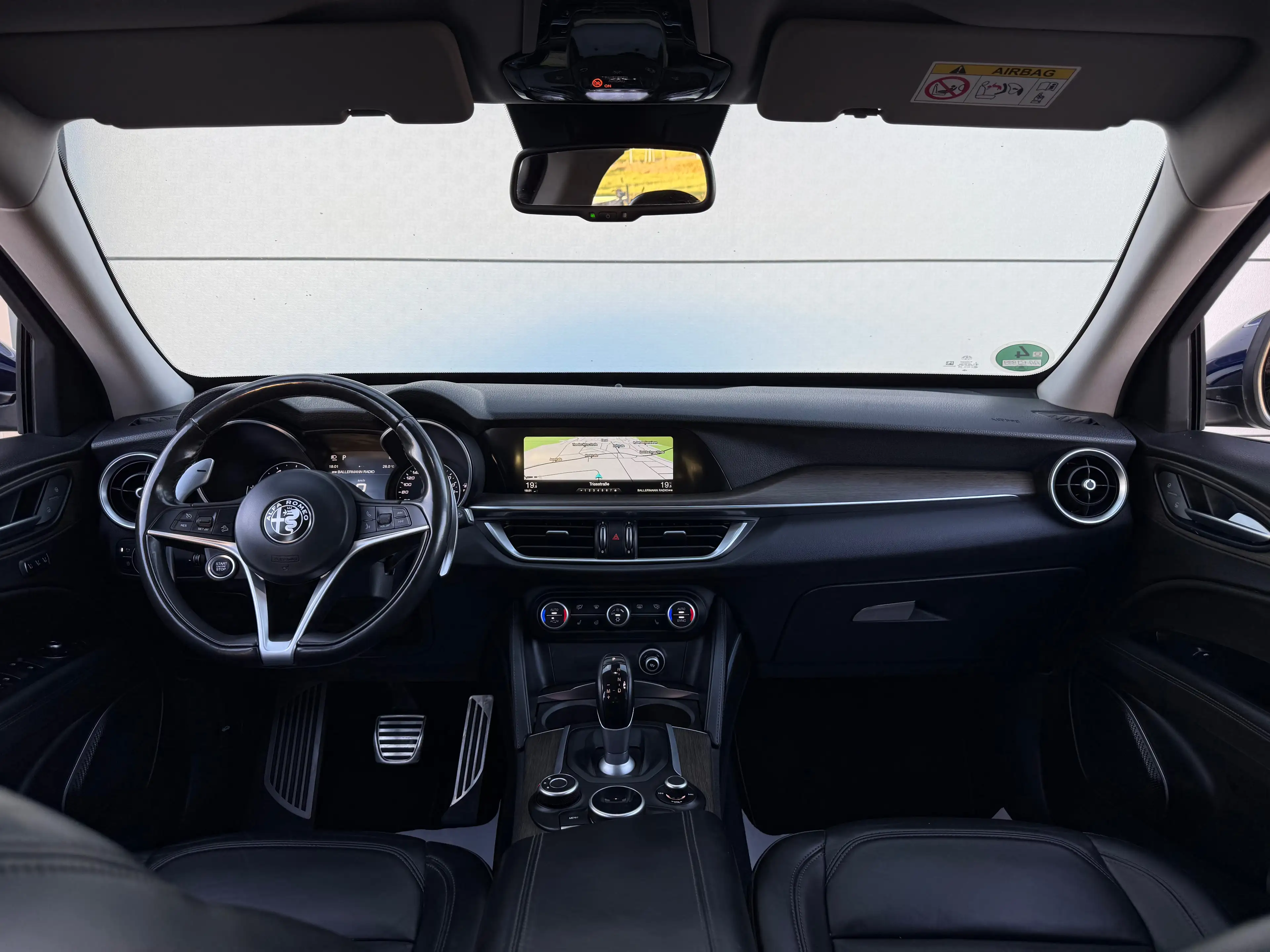 Alfa Romeo Stelvio First Edition Q4 / 2. Hand / Gepflegt / 8 Fach / AHK — photo 7