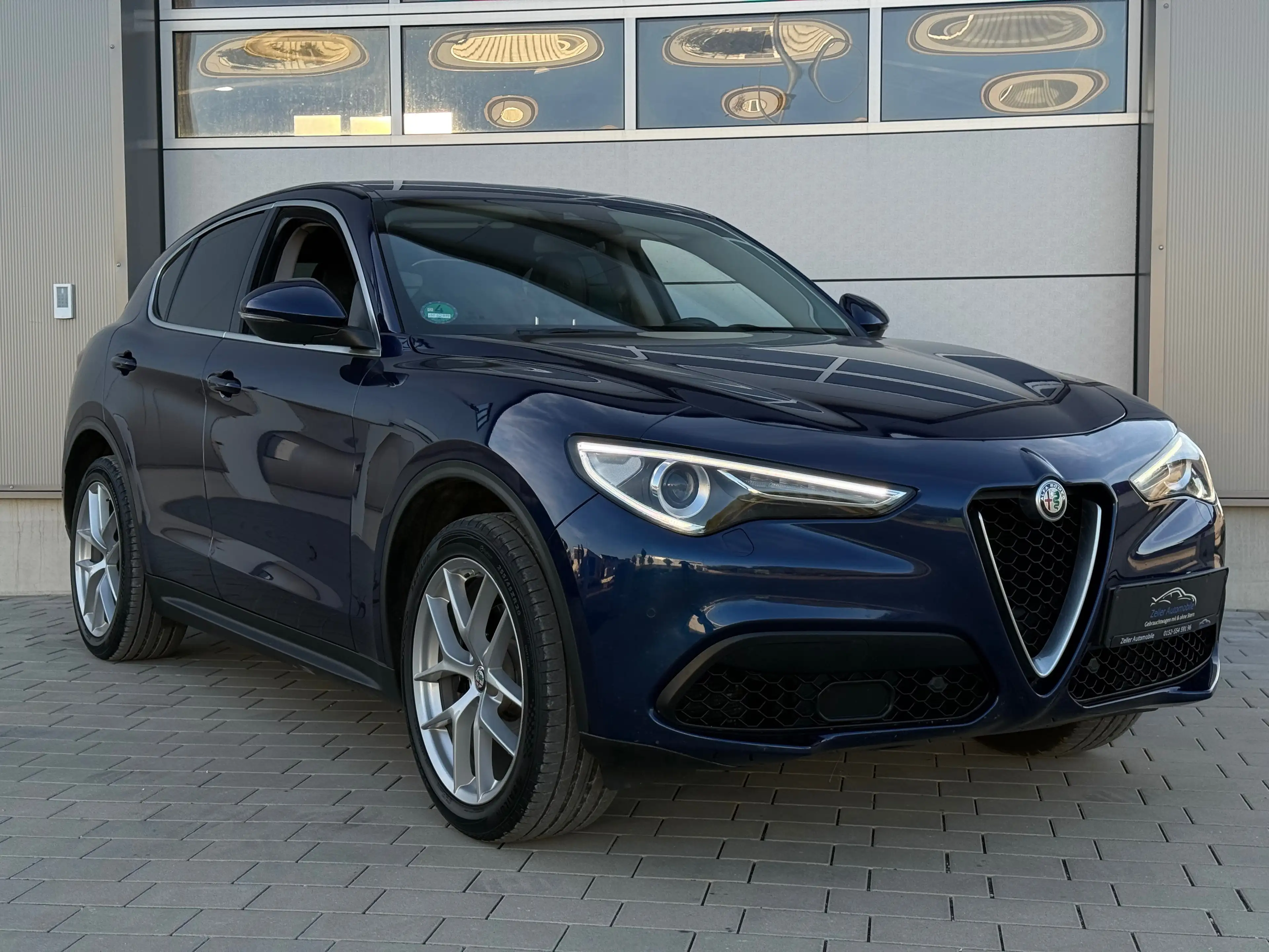 Alfa Romeo Stelvio First Edition Q4 / 2. Hand / Gepflegt / 8 Fach / AHK — photo 3