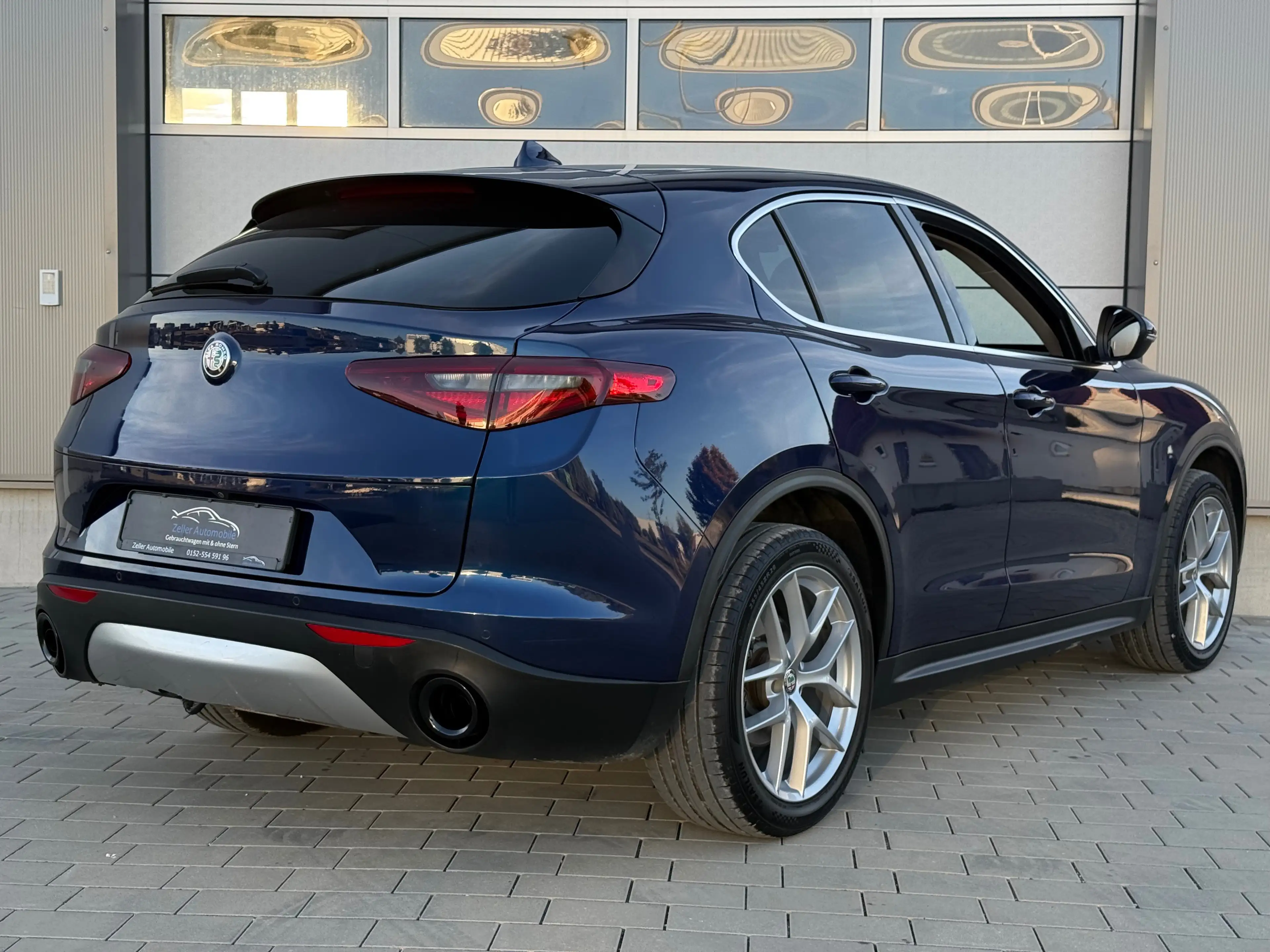 Alfa Romeo Stelvio First Edition Q4 / 2. Hand / Gepflegt / 8 Fach / AHK — photo 4