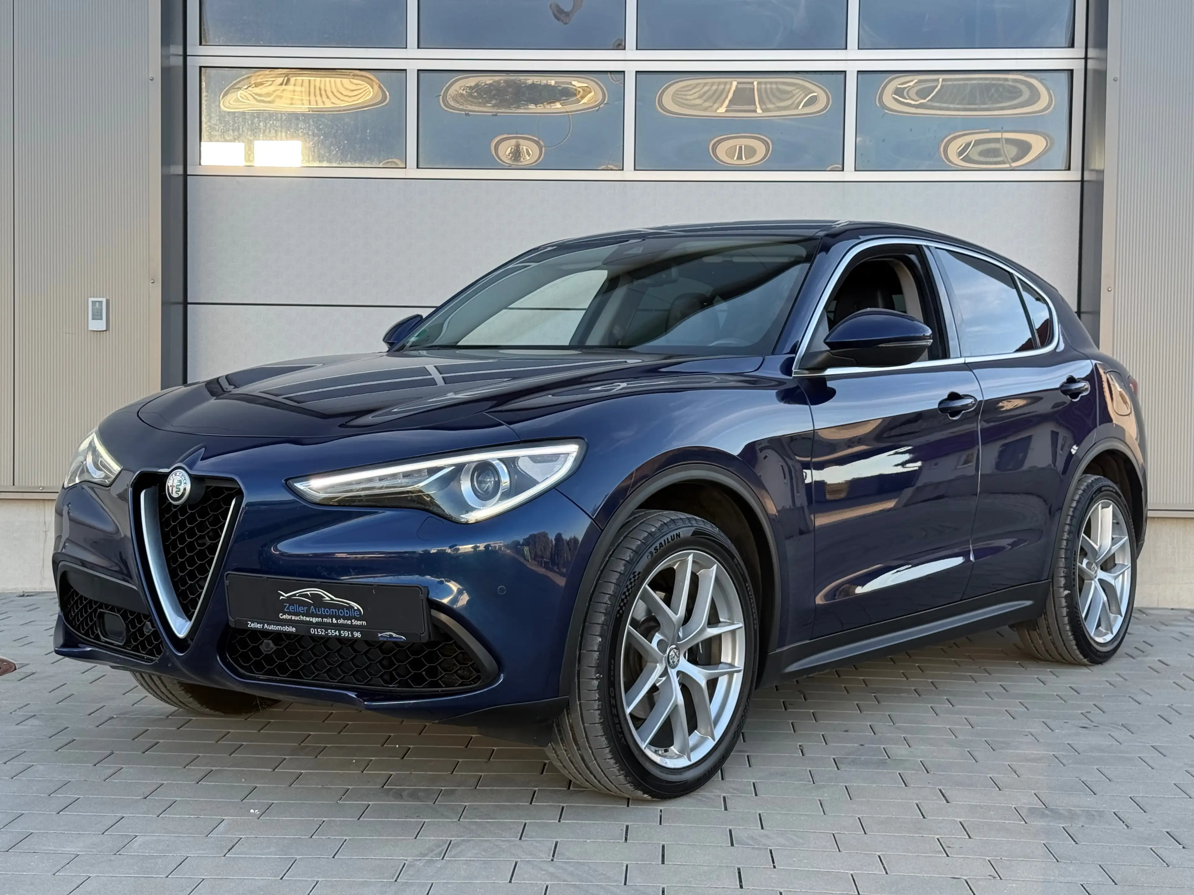 Alfa Romeo Stelvio First Edition Q4 / 2. Hand / Gepflegt / 8 Fach / AHK