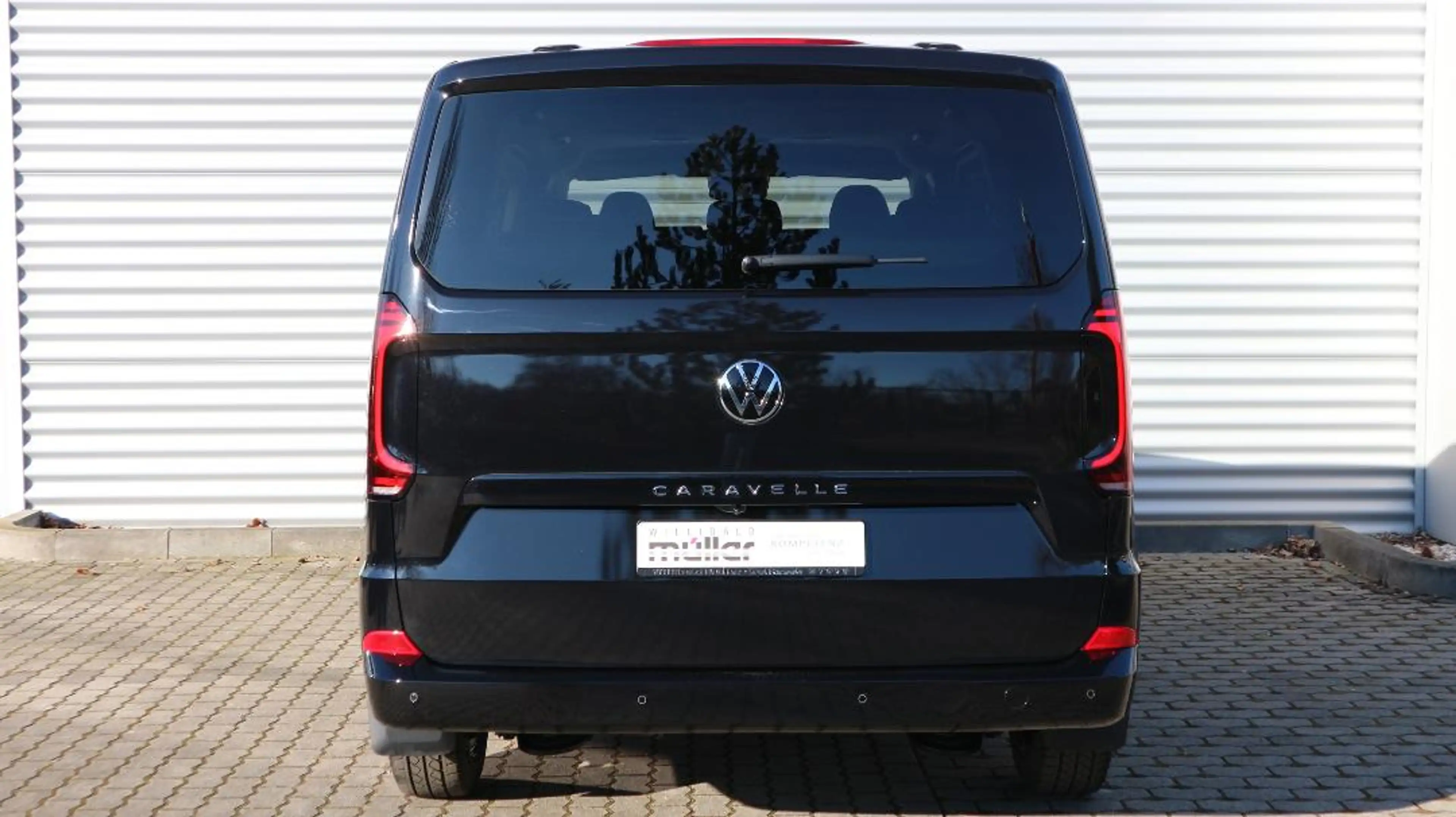 Volkswagen T7 Caravelle Style — photo 4
