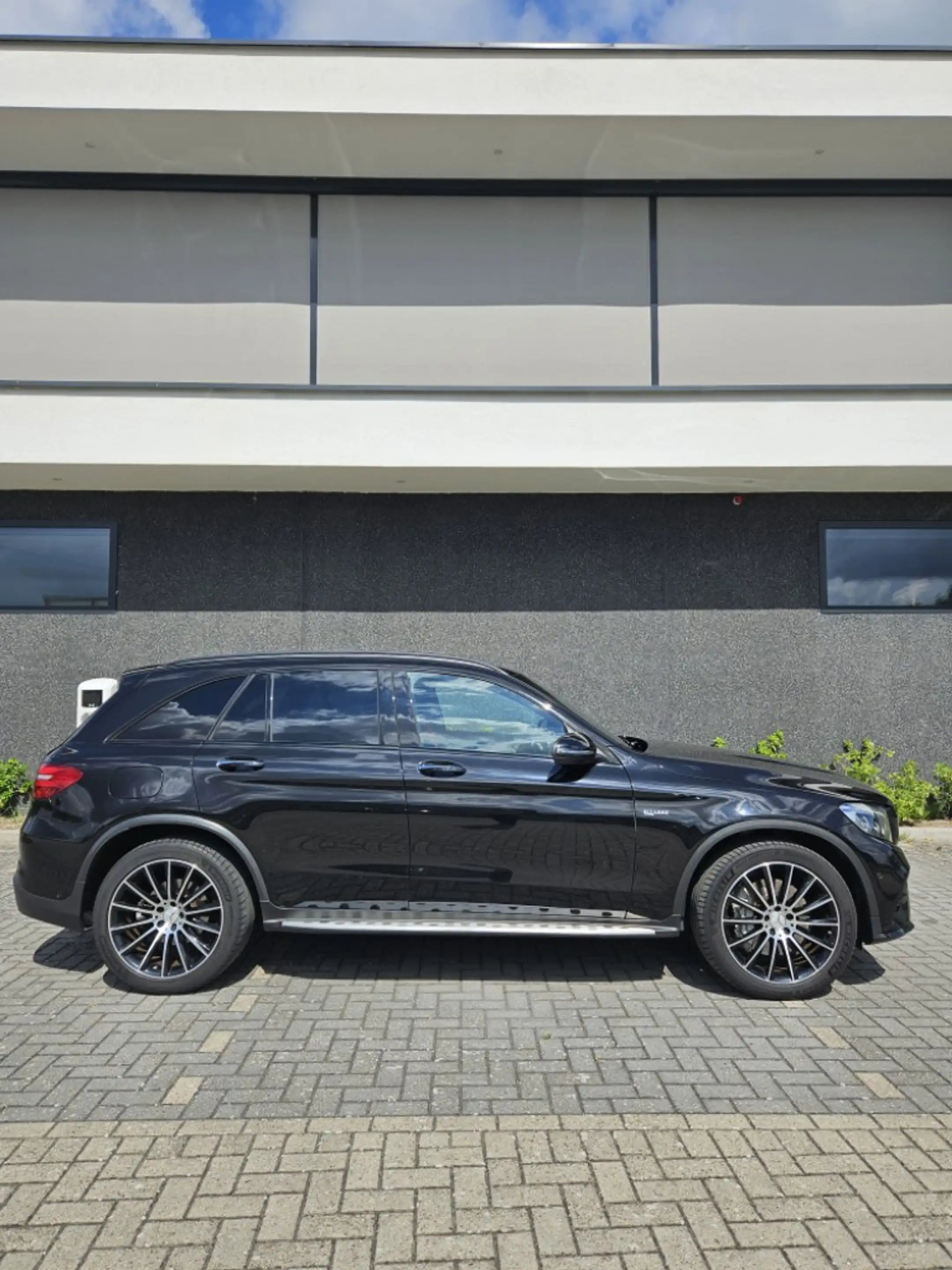 Mercedes-Benz GLC 43 AMG 4MATIC HUD PANORAMADAK — photo 4
