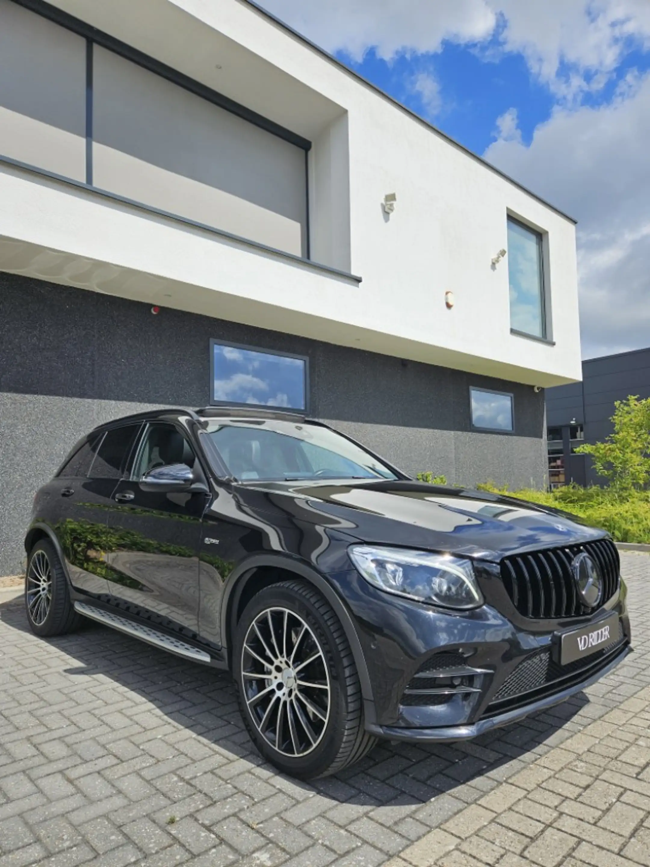 Mercedes-Benz GLC 43 AMG 4MATIC HUD PANORAMADAK — photo 3