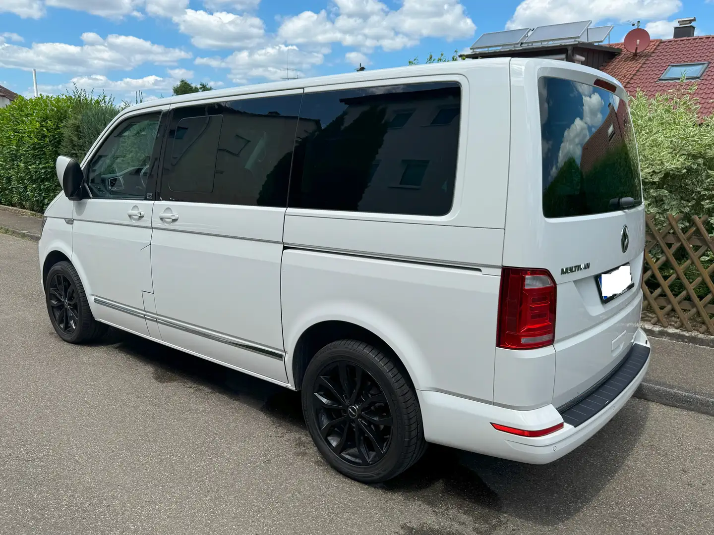 Volkswagen T6 Multivan T6 TDI 4MOTION Generation Six DSG, DCC, DVD, AHK Weiß - 2