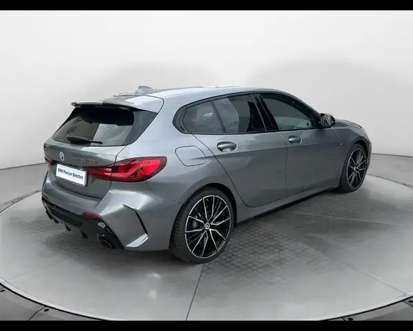 BMW 1 Series view 6