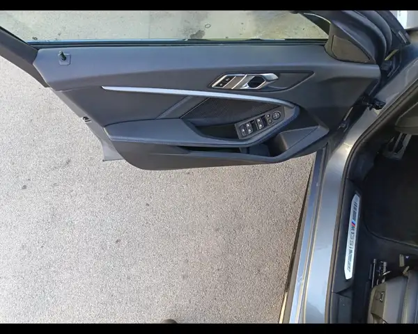 BMW 1 Series view 13