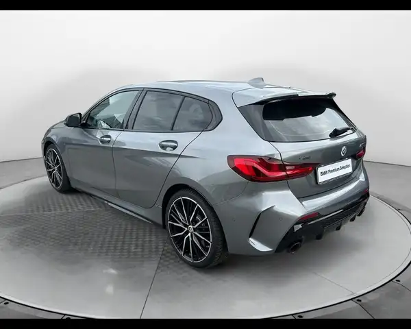 BMW 1 Series view 8