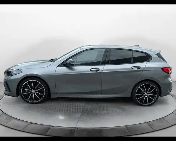 BMW 1 Series view 9