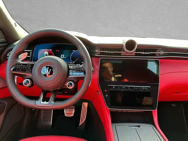 Maserati Grecale view 4