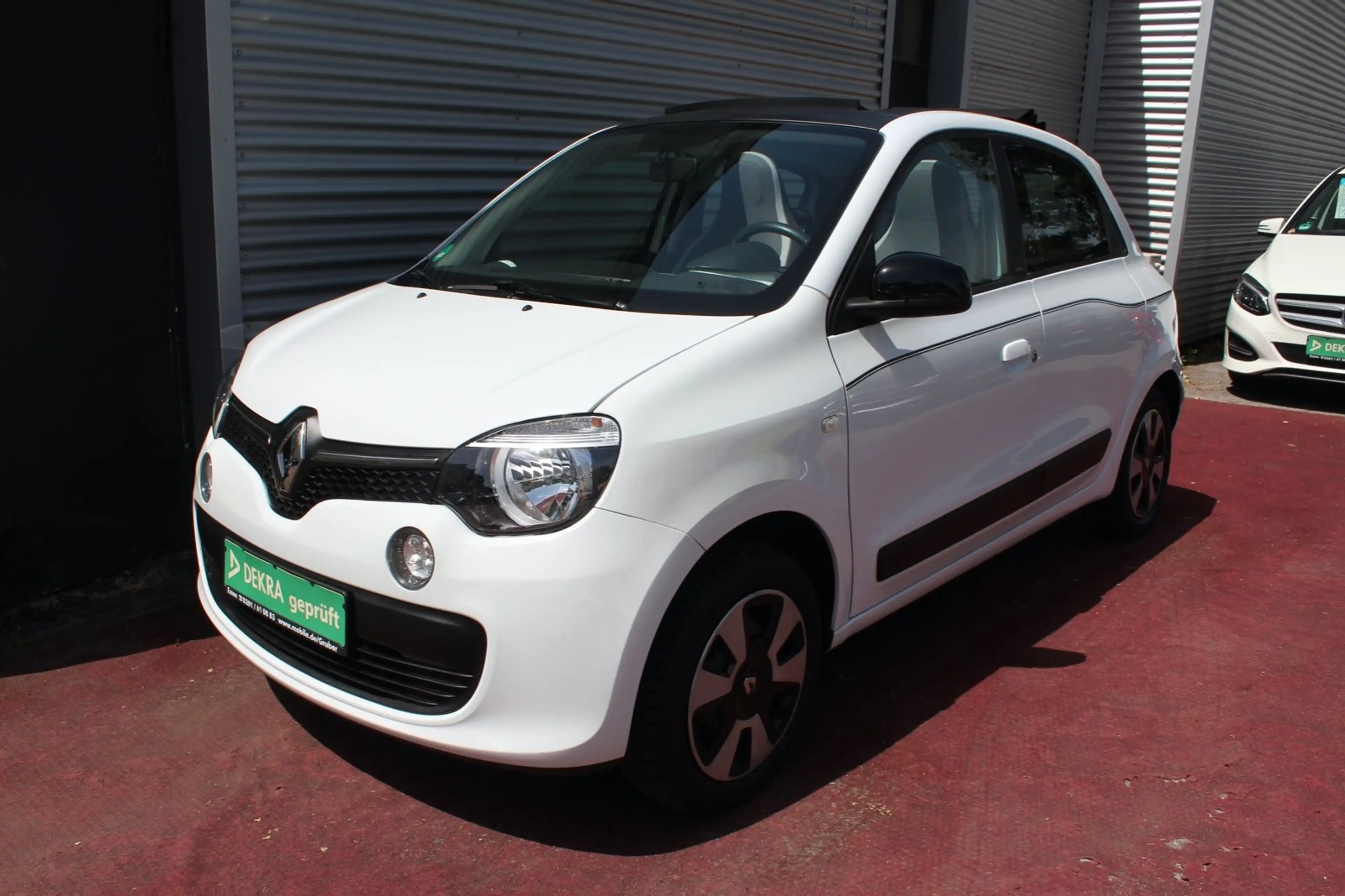 Renault Twingo TWINGO LIMITED FALTDACH KLIMA LOOK PAKET 2Hd — photo 8