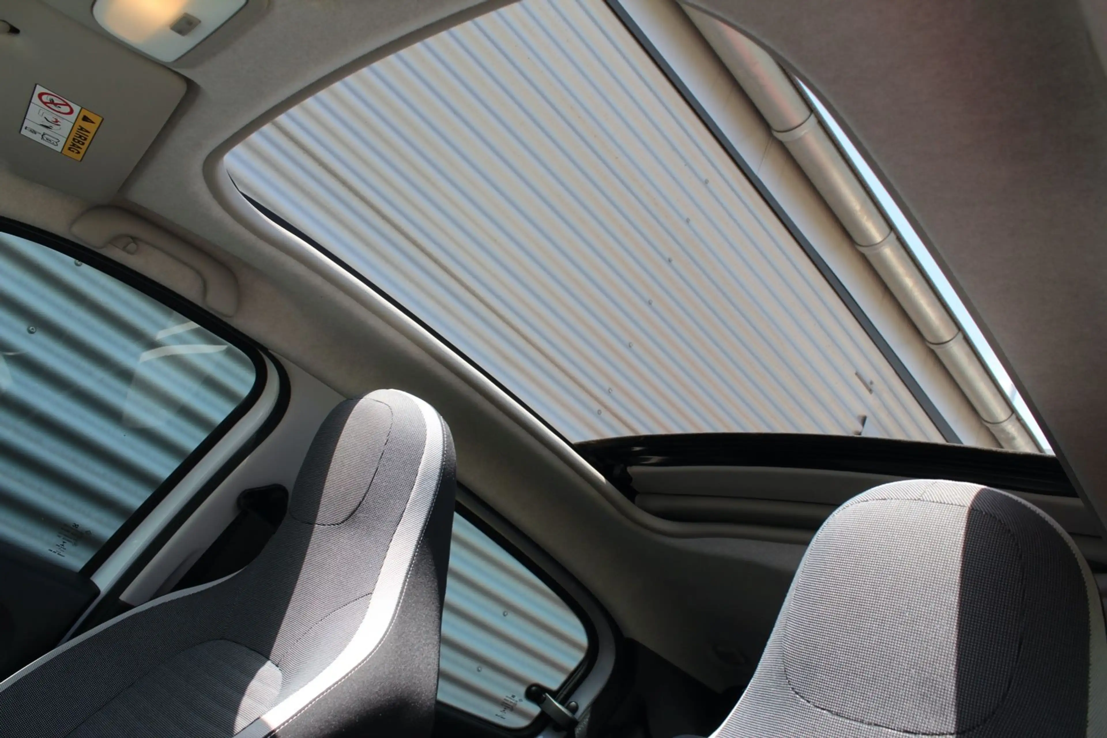 Renault Twingo TWINGO LIMITED FALTDACH KLIMA LOOK PAKET 2Hd — photo 6