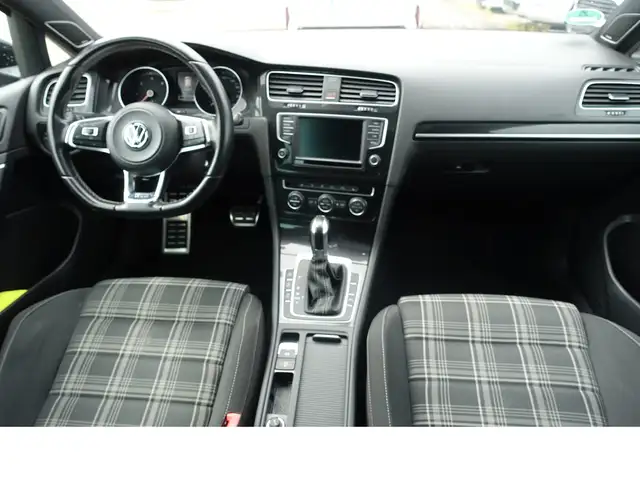Volkswagen Golf view 8