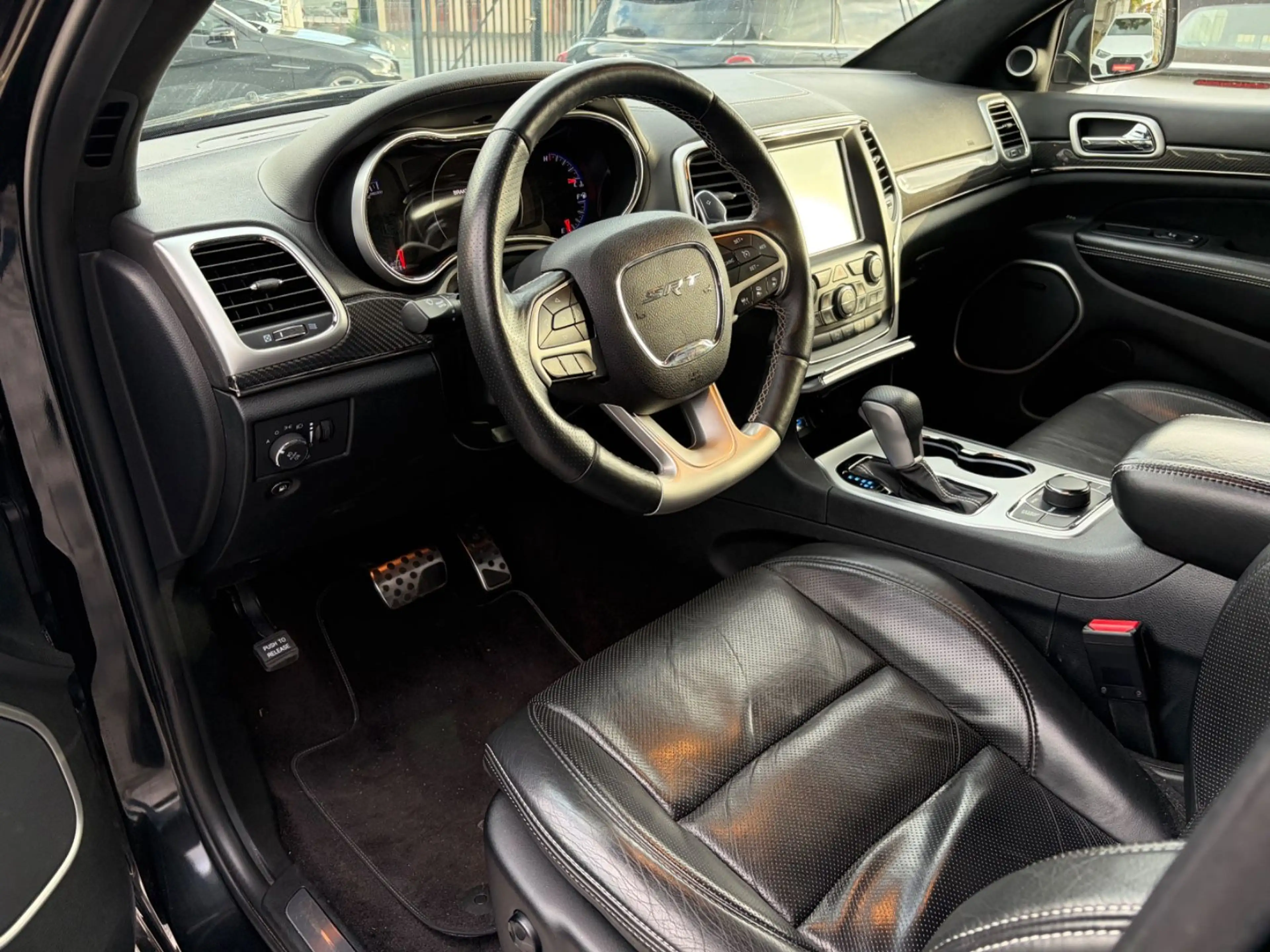 Jeep Grand Cherokee 6.4 V8 HEMI SRT — photo 9