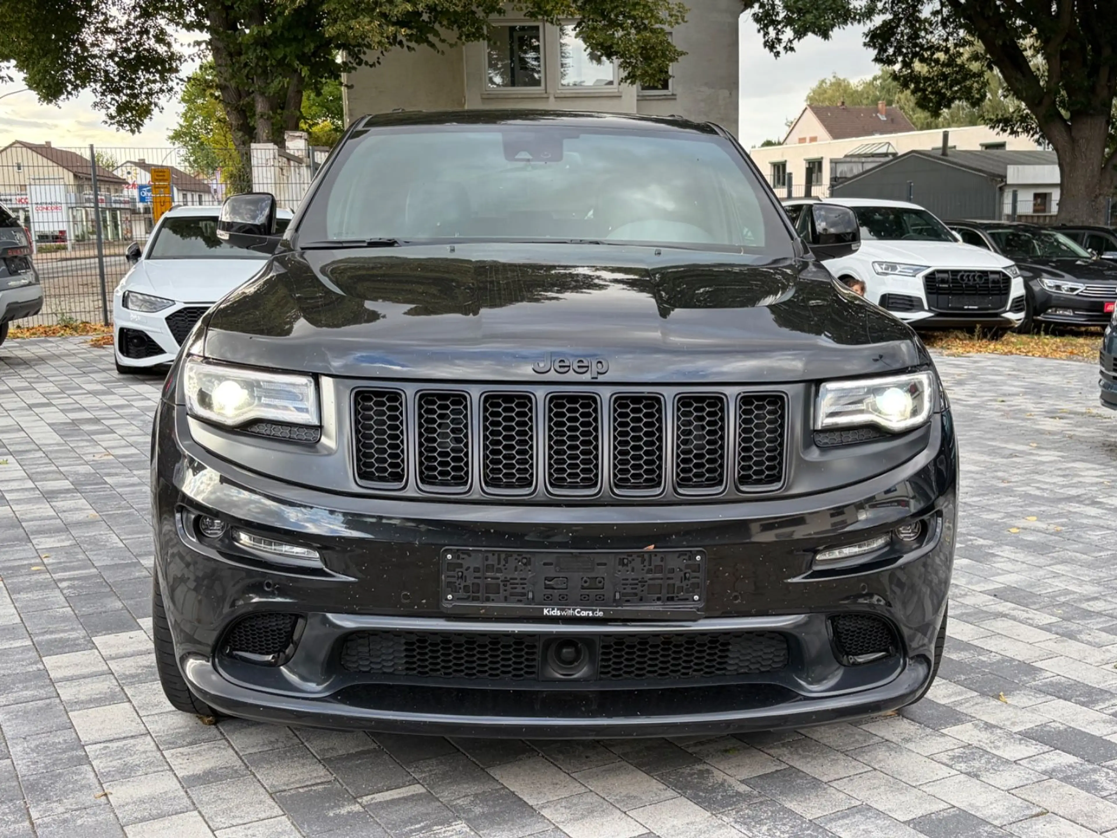 Jeep Grand Cherokee 6.4 V8 HEMI SRT — photo 2