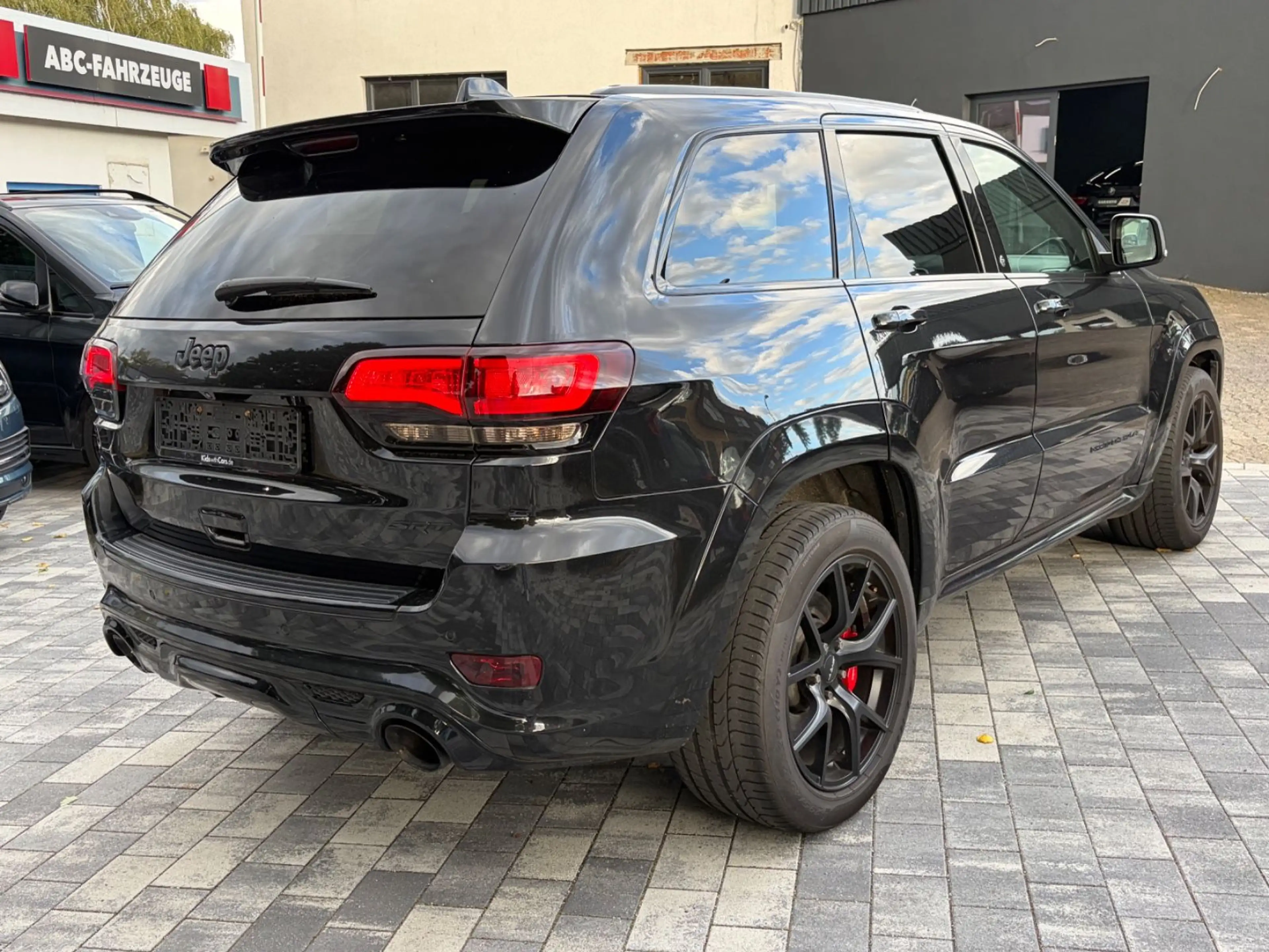 Jeep Grand Cherokee 6.4 V8 HEMI SRT — photo 5