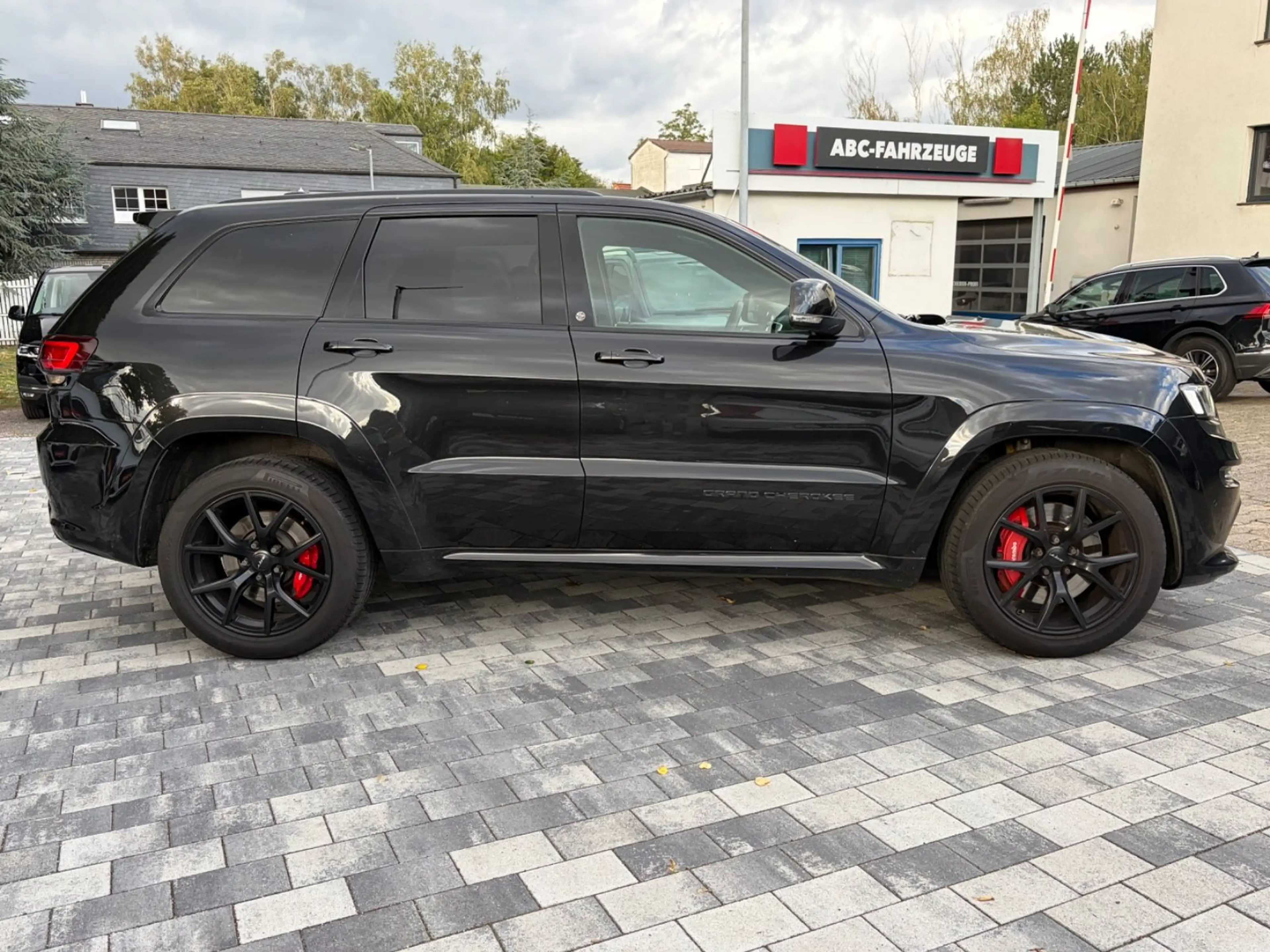 Jeep Grand Cherokee 6.4 V8 HEMI SRT — photo 4