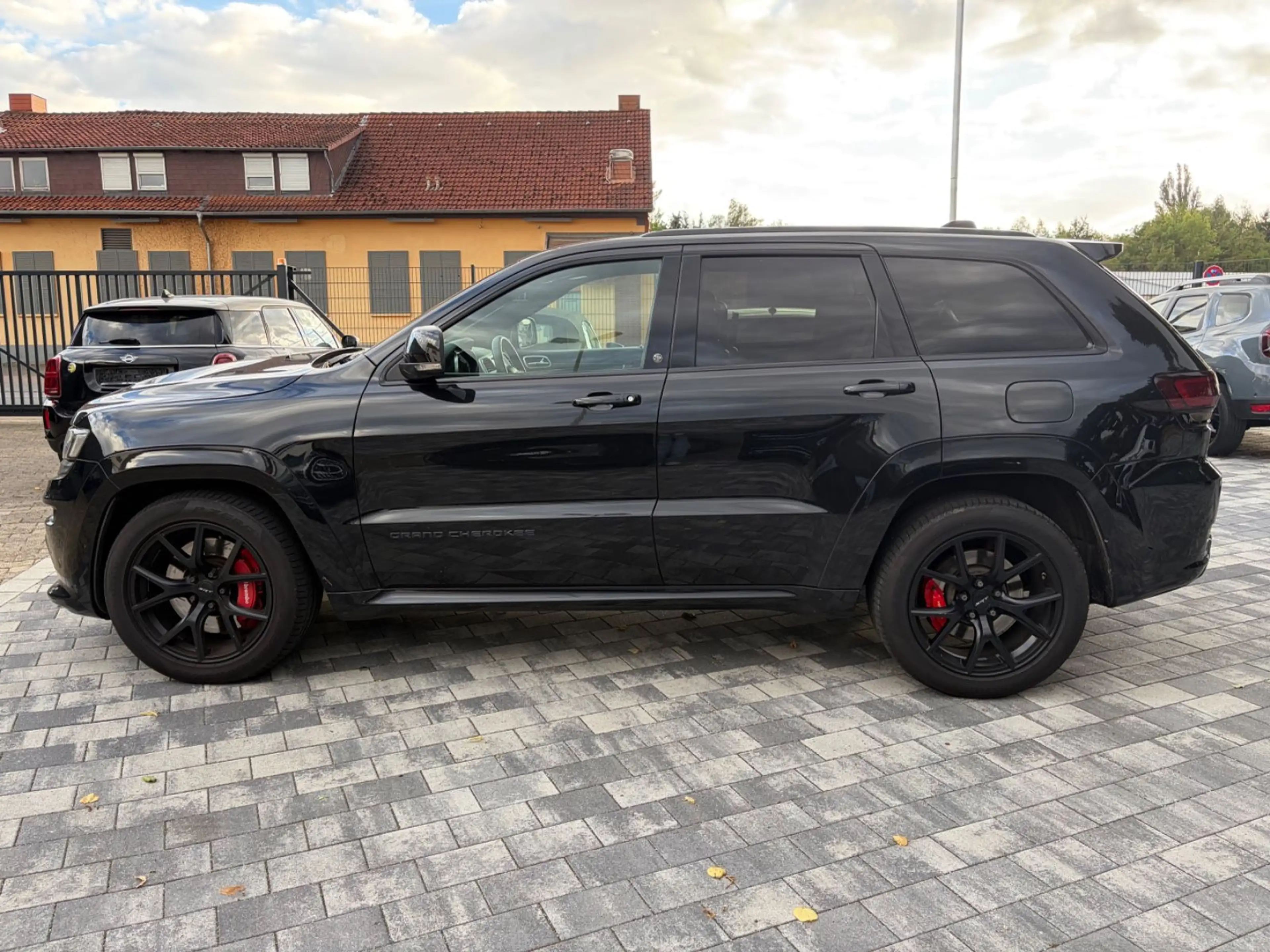Jeep Grand Cherokee 6.4 V8 HEMI SRT — photo 8