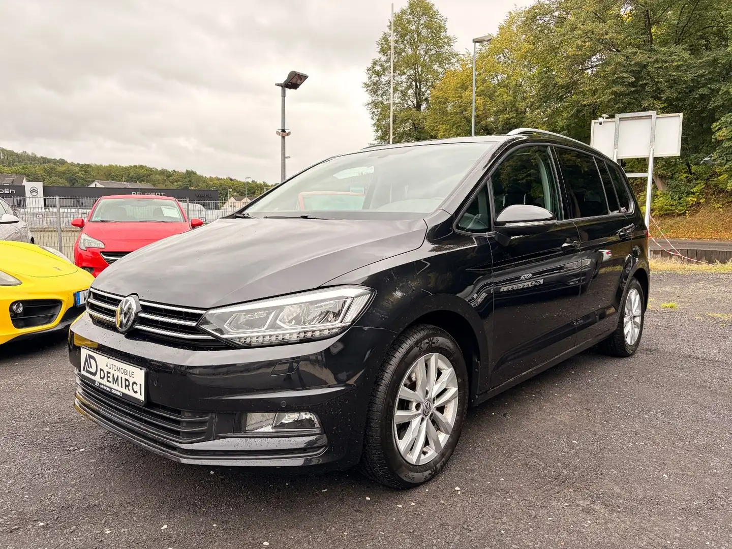 Volkswagen Touran Comfortline*7Sitze+Automatik+Pano+1 Hand* Schwarz - 1