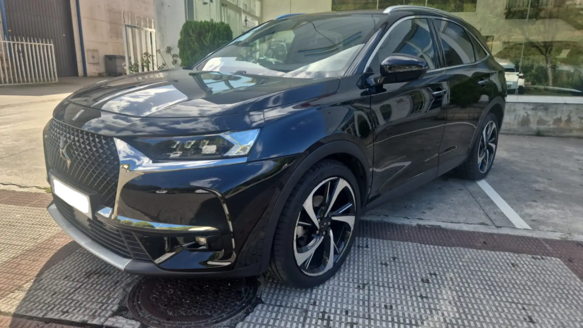 DS Automobiles DS 7 Crossback 2.0BlueHDi Grand Chic Aut. Noir - 1