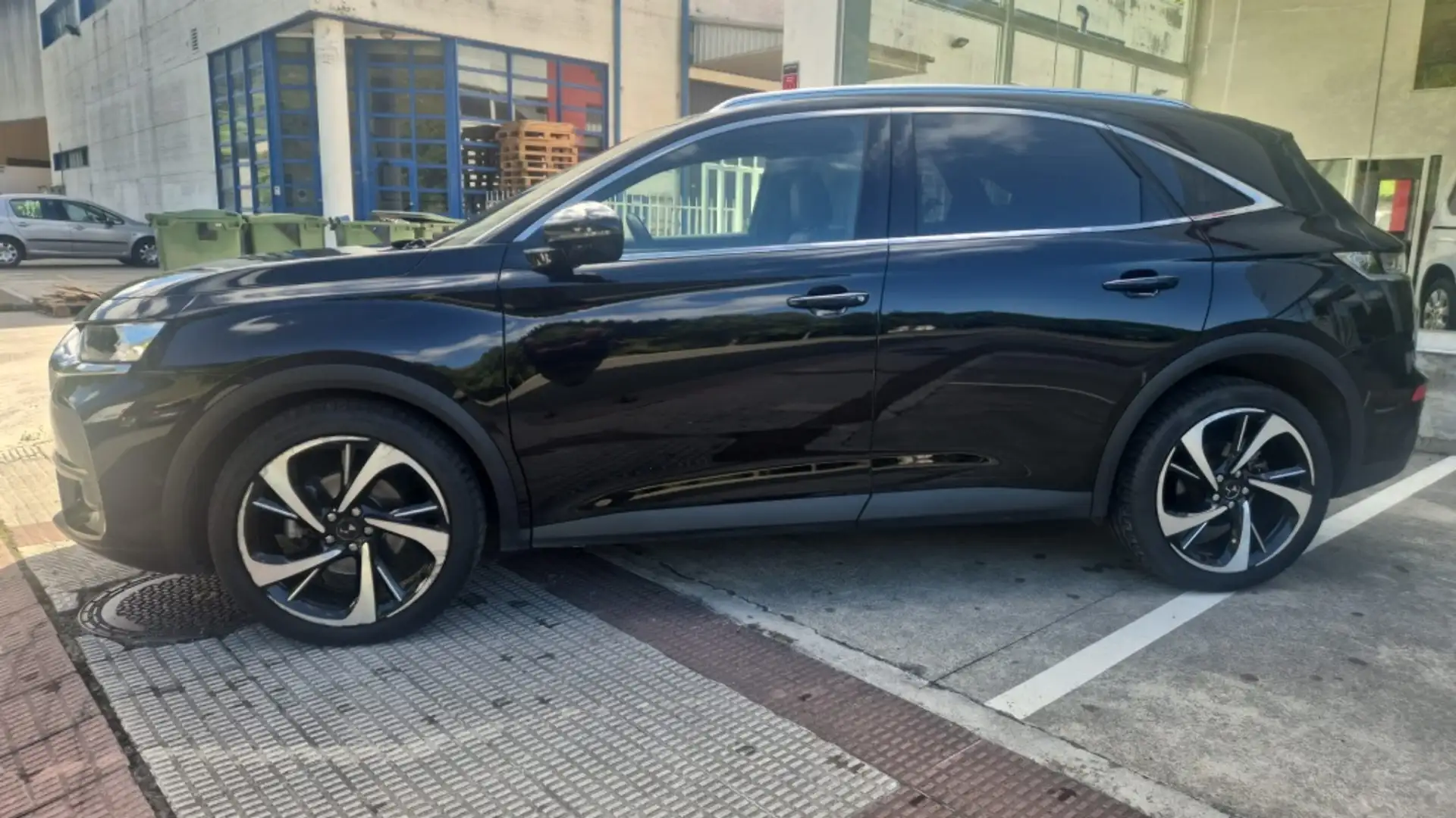 DS Automobiles DS 7 Crossback 2.0BlueHDi Grand Chic Aut. Schwarz - 2