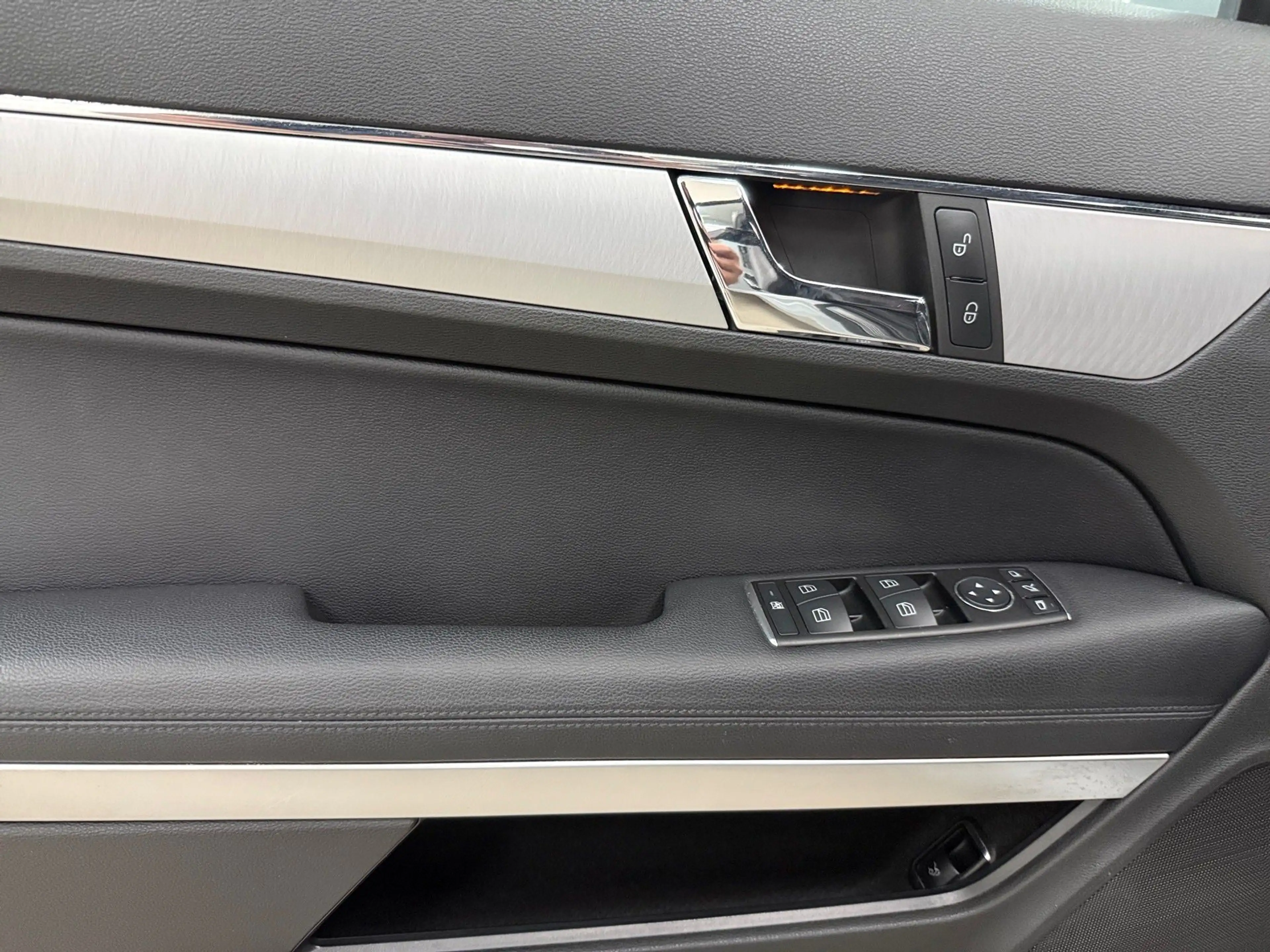 Mercedes-Benz E 350 CDI Avantgarde — photo 13